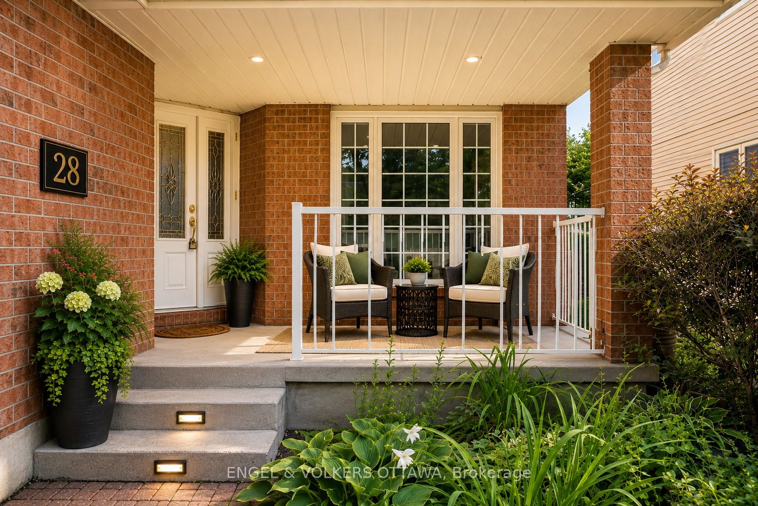 28 Weybridge Drive, Barrhaven, ON K2J 2Z7 photo 4