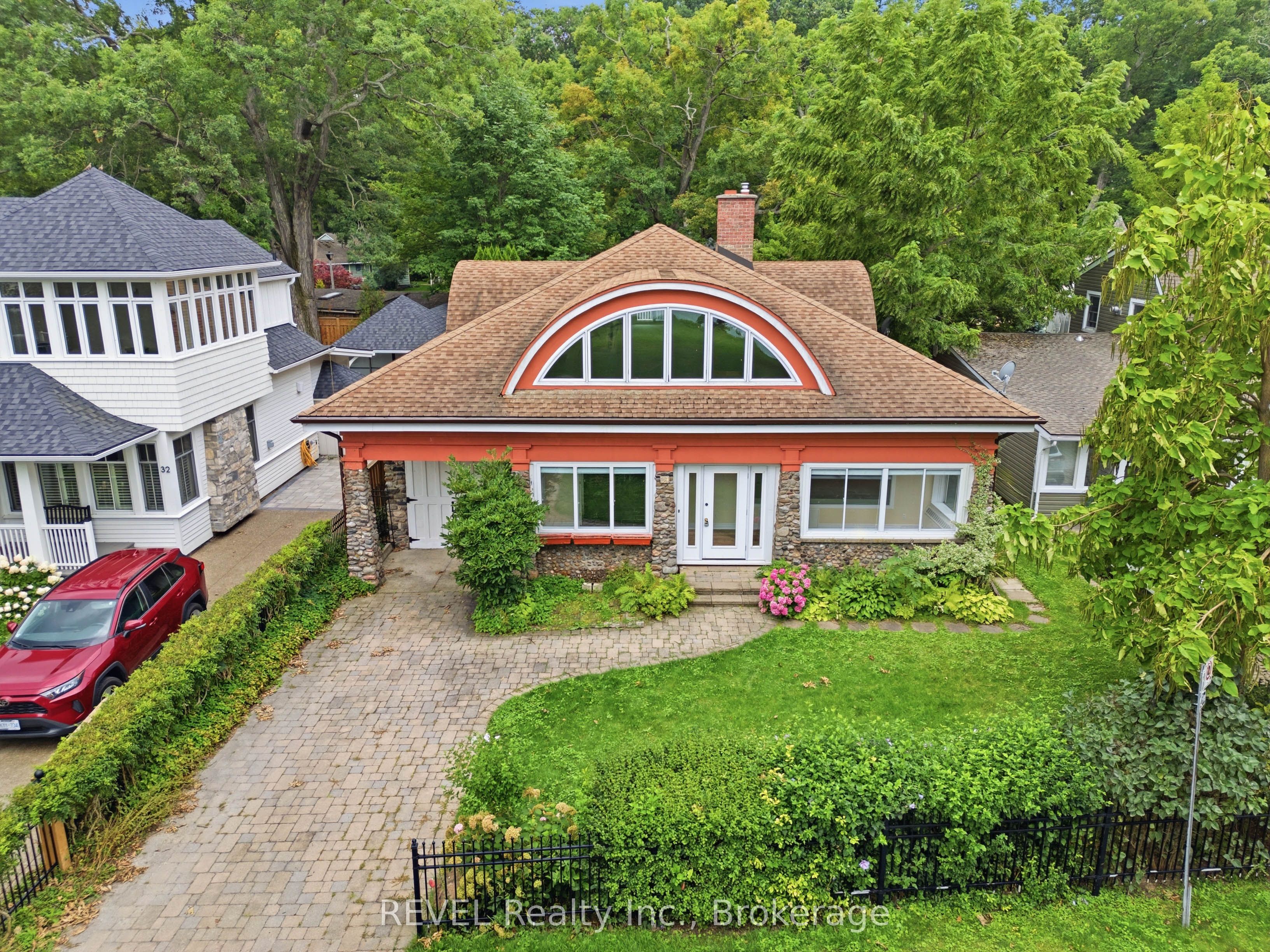 34 Vincent Avenue, Niagara-on-the-Lake, ON L0S 1J0 photo 2