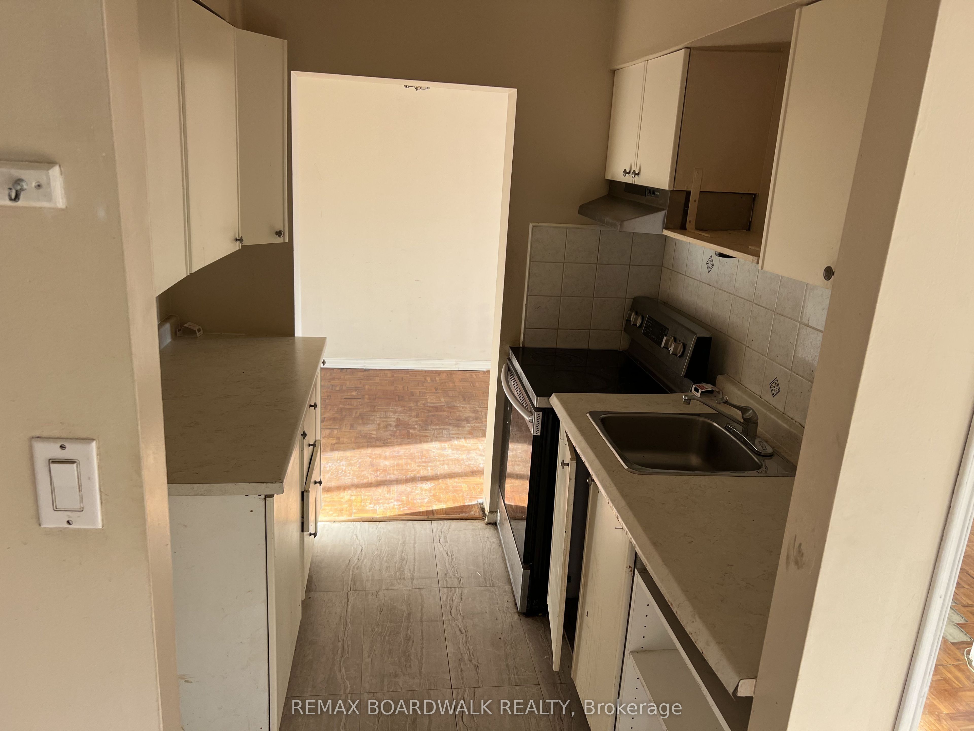 2041 Arrowsmith Drive 101B, Beacon Hill North - South and Area, ON K1J 7V7 photo 5