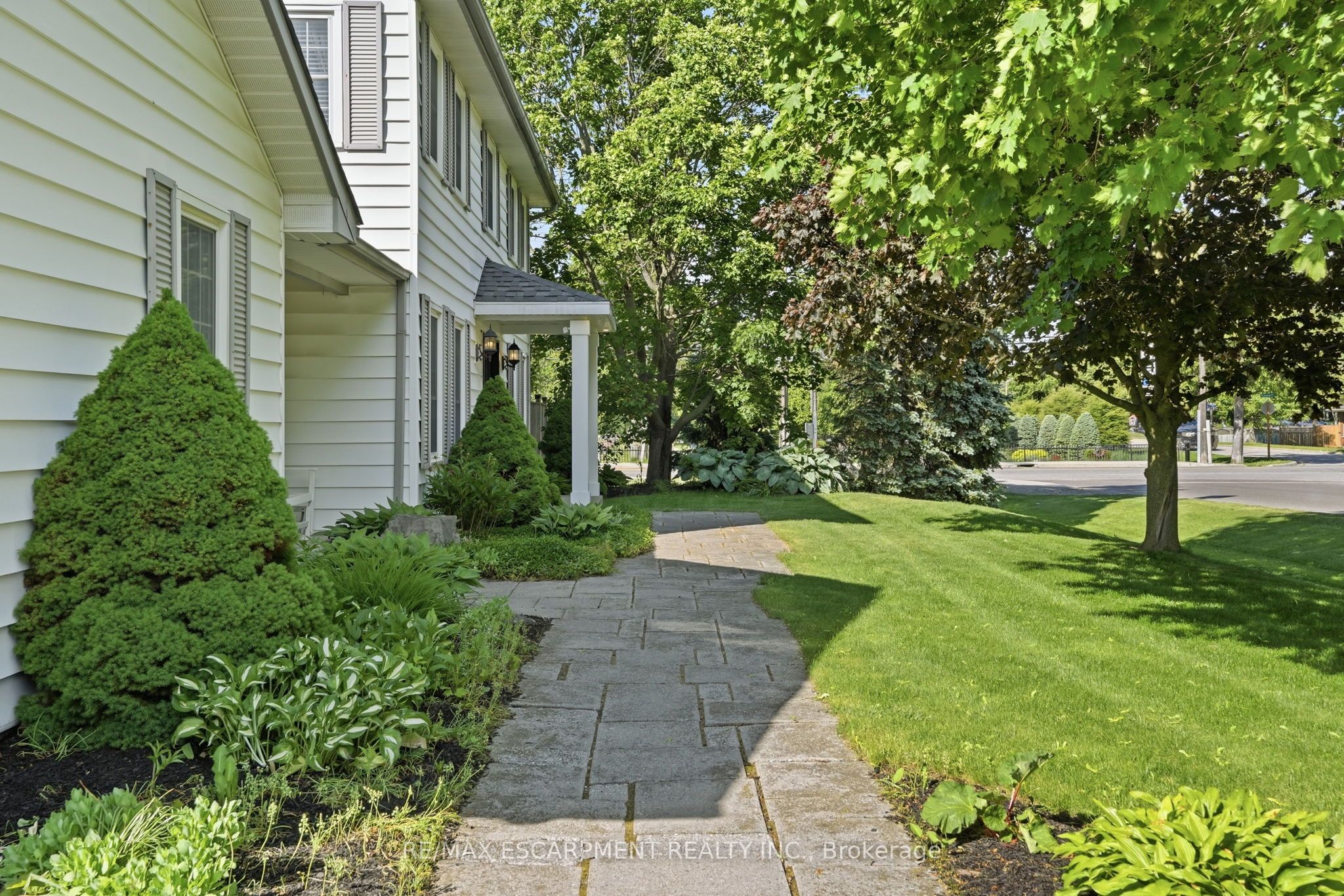 1 Meander Close, Hamilton, ON L0R 1H1 photo 4