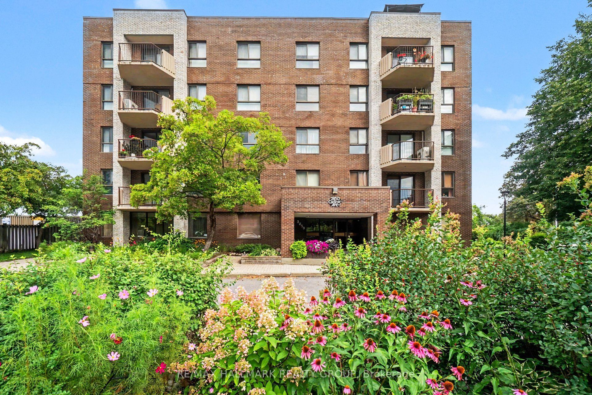 2850 CARLING Avenue 302, Britannia Heights - Queensway Terrace N and Area, ON K2B 8M4 photo 2