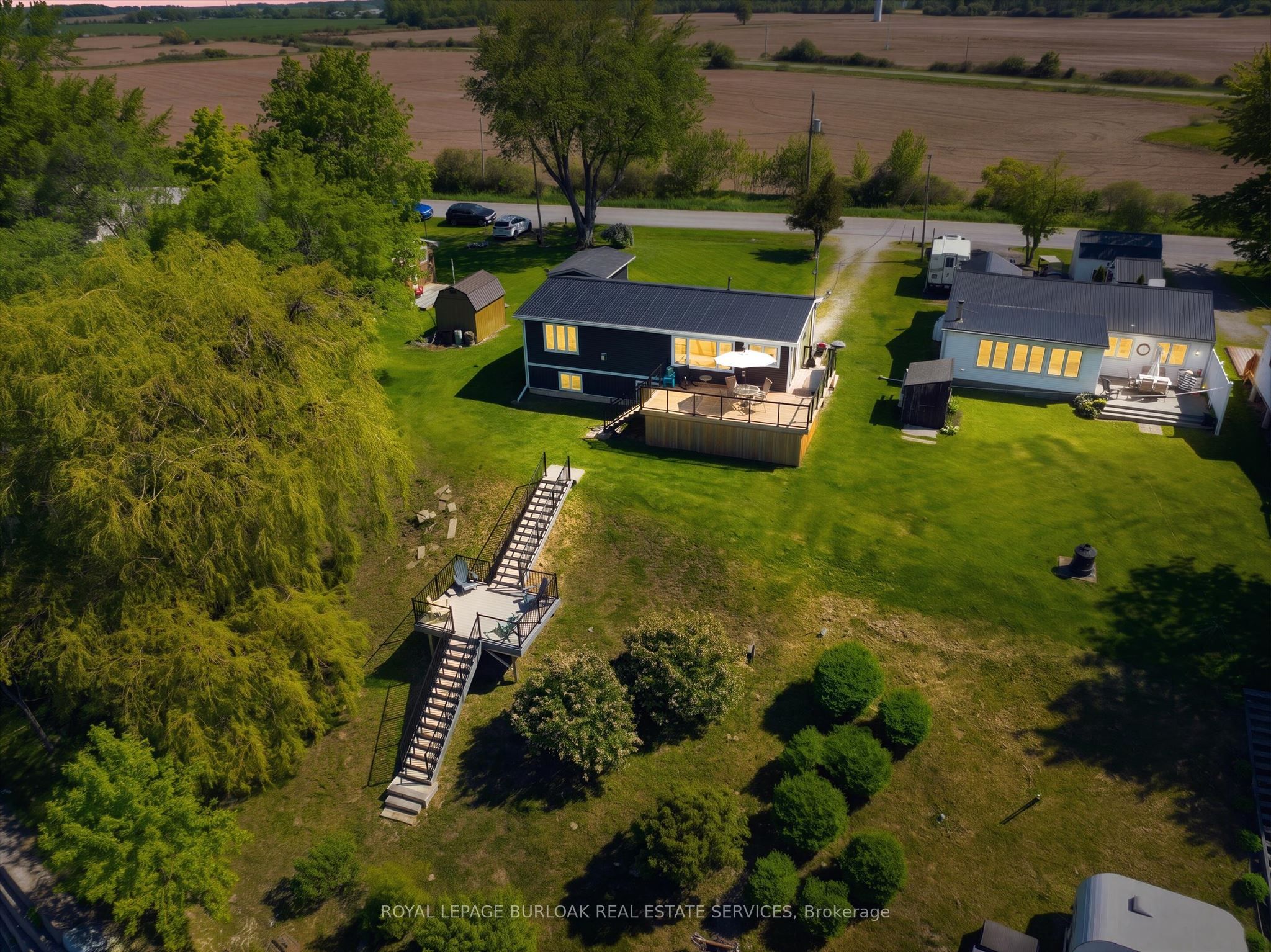 402 South Coast Drive, Haldimand, ON N0A 1L0 photo 2