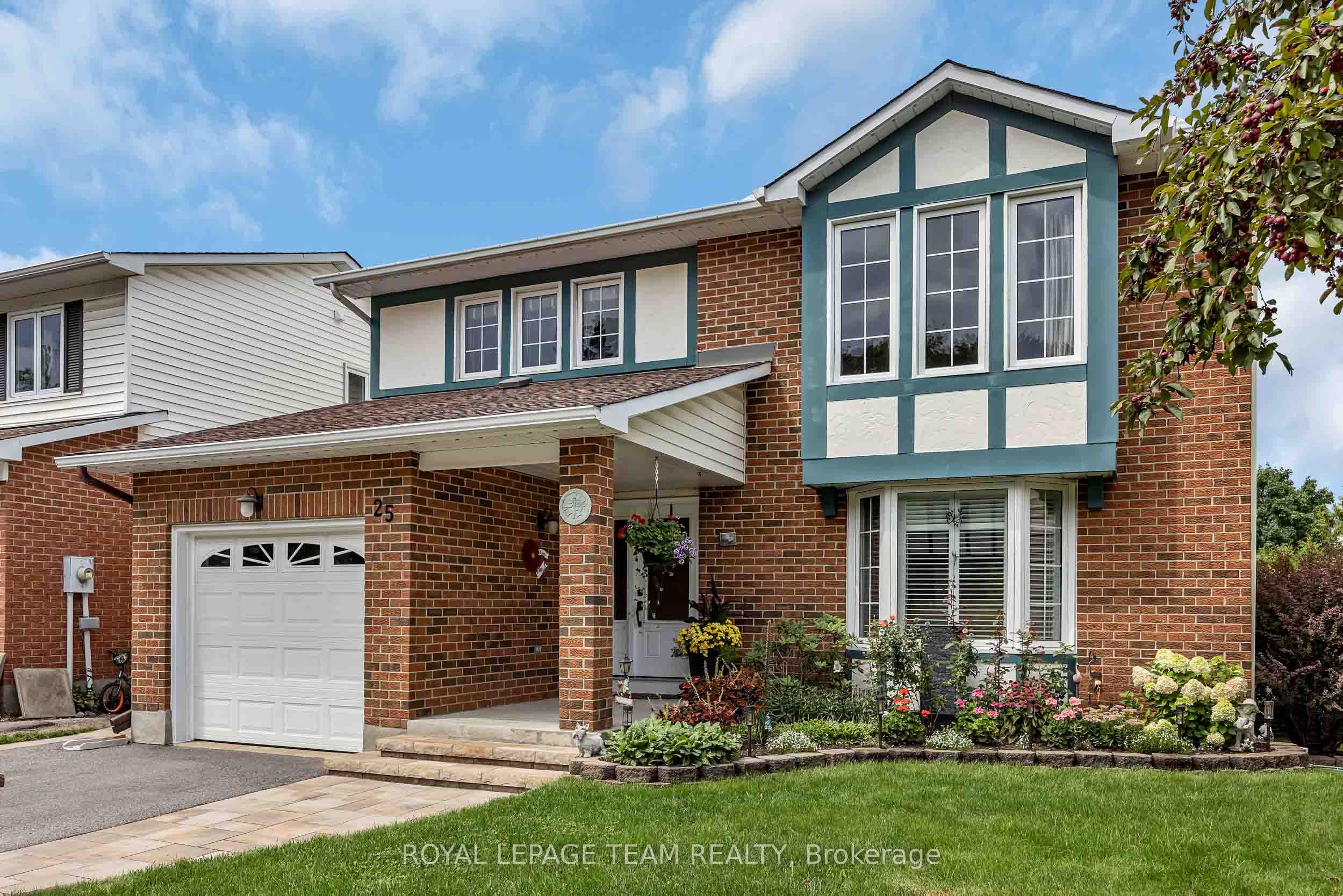 25 Tamblyn Crescent, Kanata, ON K2L 3A5