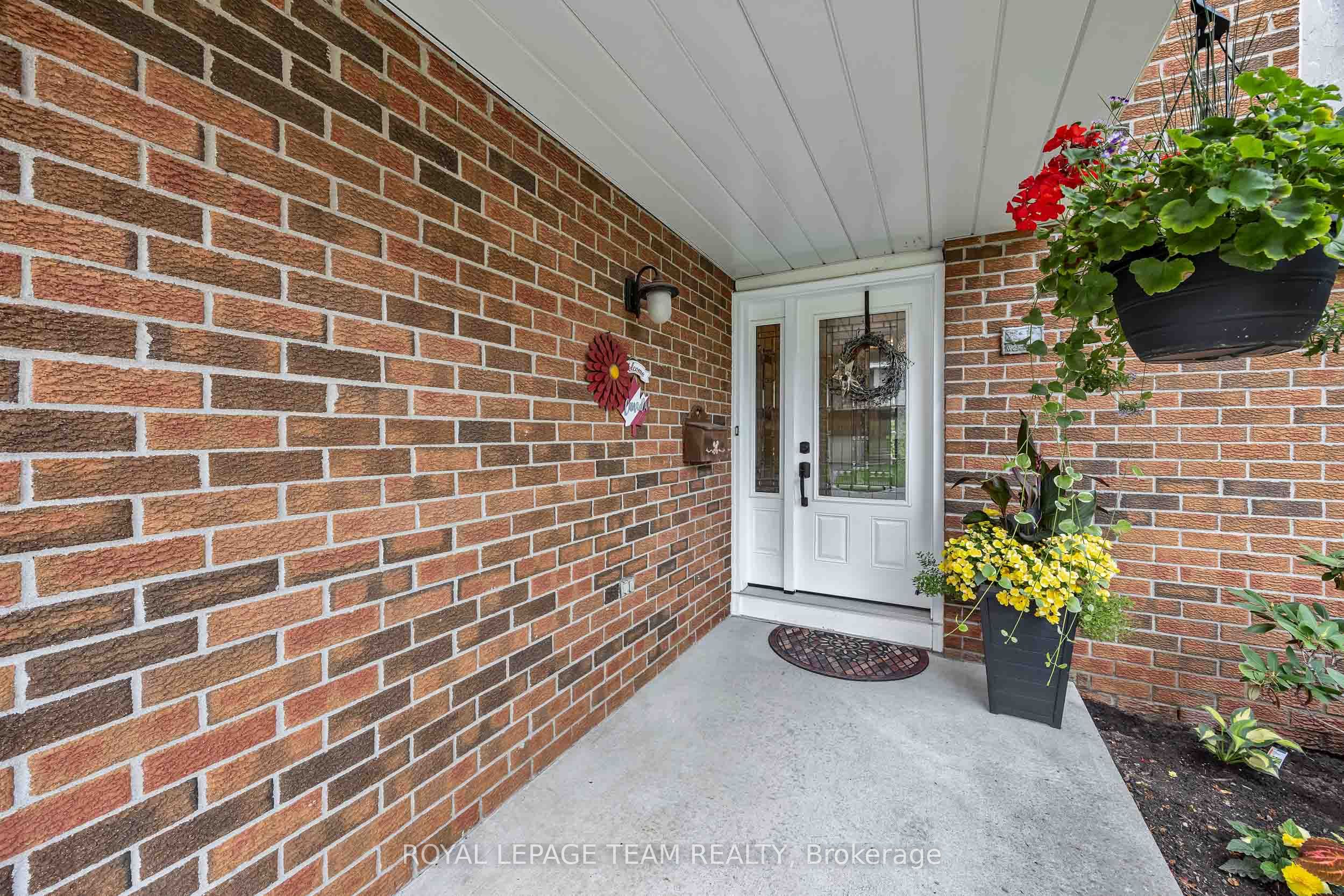 25 Tamblyn Crescent, Kanata, ON K2L 3A5 photo 5