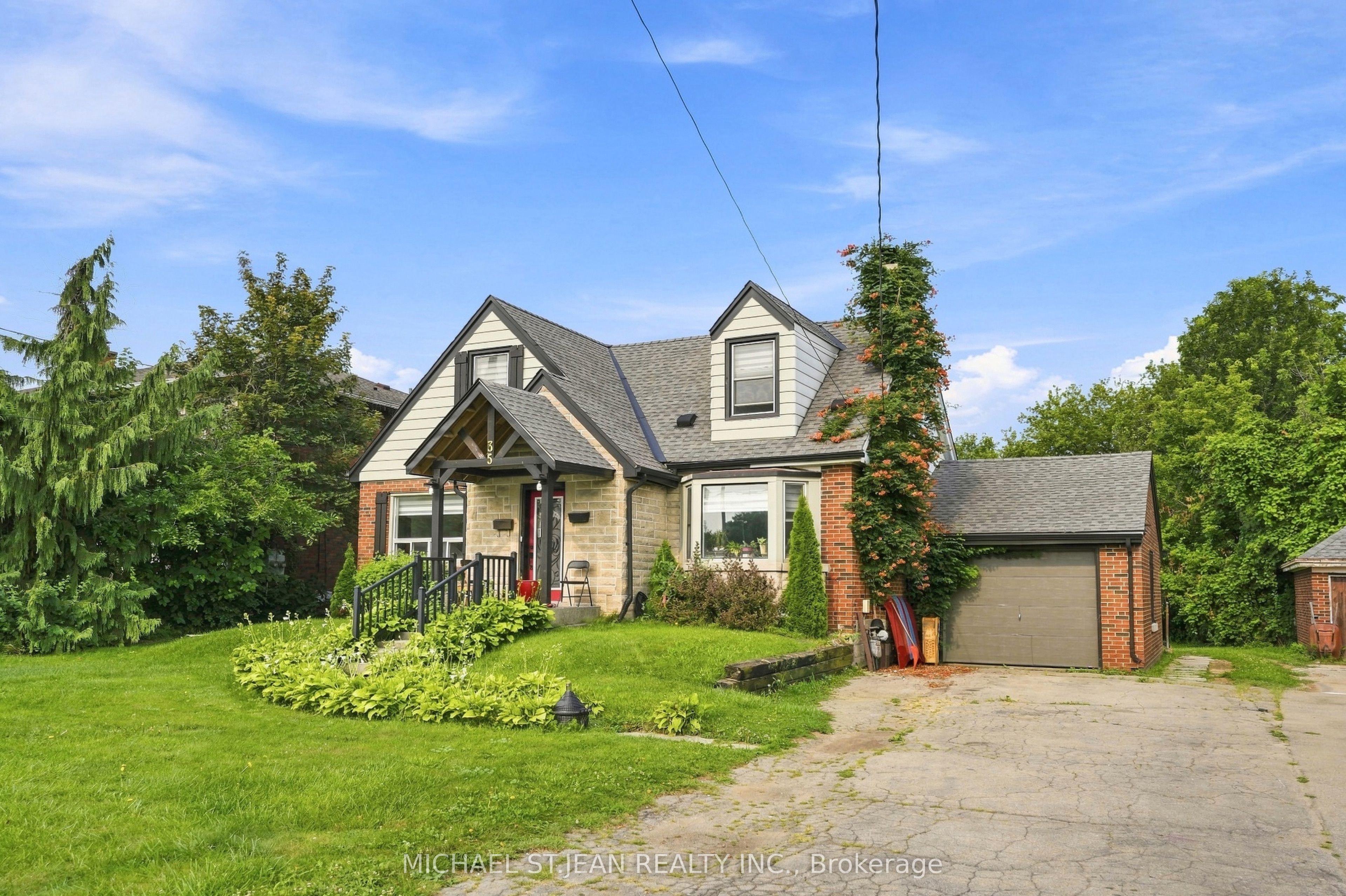 35 Centennial Parkway S, Hamilton, ON L8G 2C1 photo 3