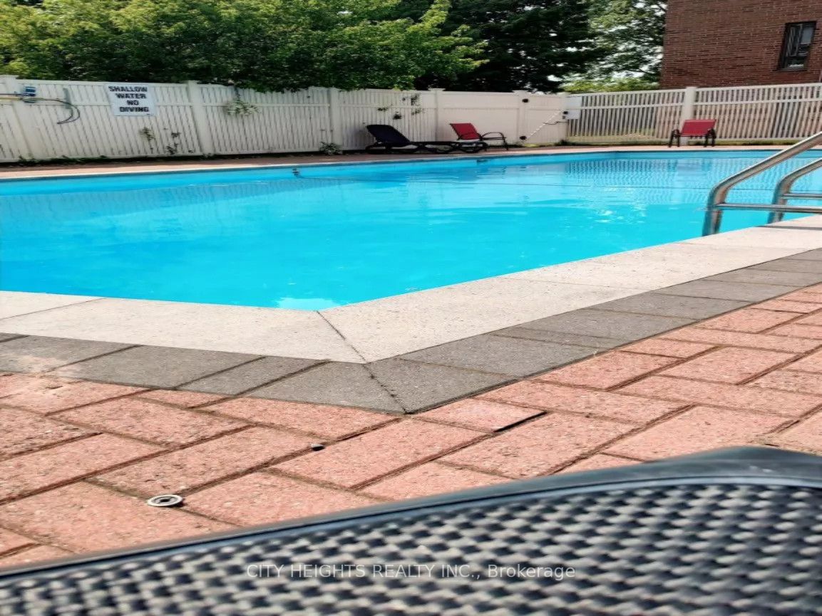 1356 Meadowlands Drive E 309, Cityview - Parkwoods Hills - Rideau Shore, ON K2E 6K6 photo 4