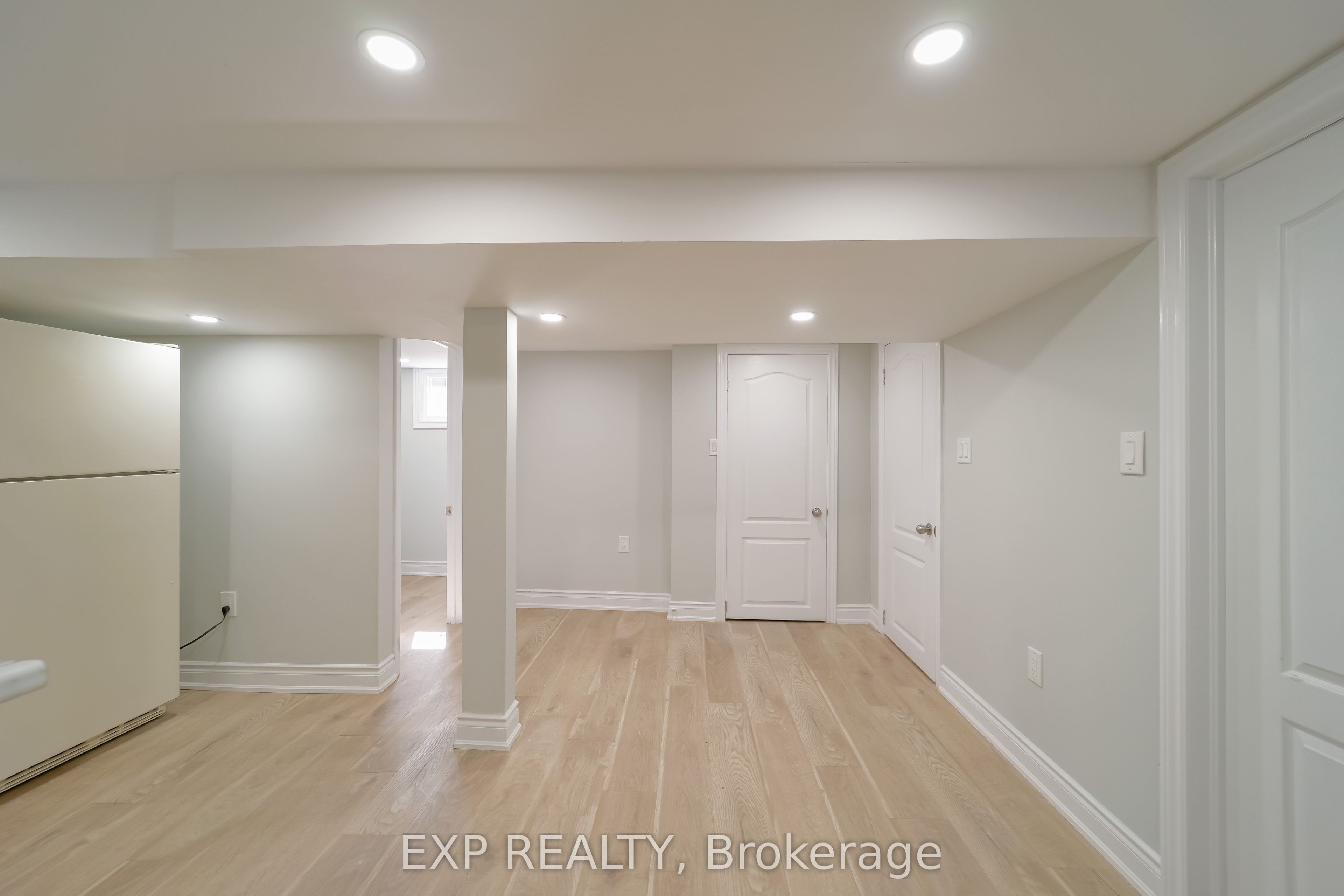 1509 Main Street E Basement, Hamilton, ON L8K 1E2 photo 3
