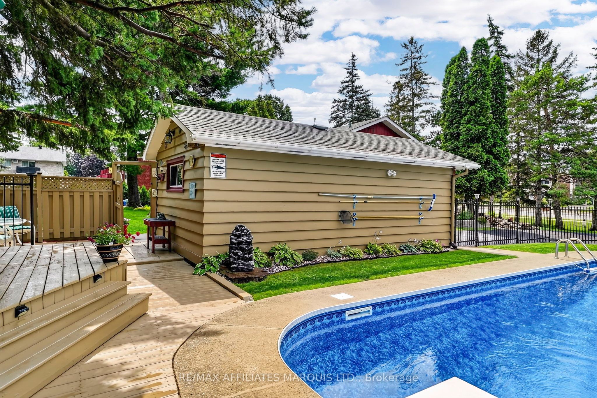 1635 Brookdale Avenue, Cornwall, ON K6J 4R2 photo 3