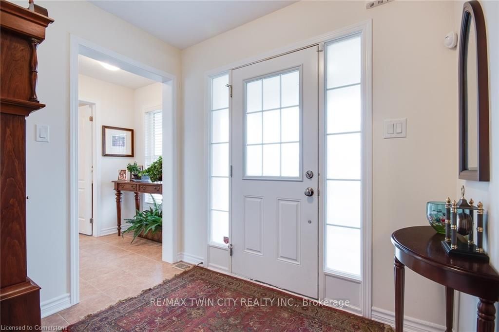 18 Blue Oak Street, Kitchener, ON N2K 0K3 photo 3