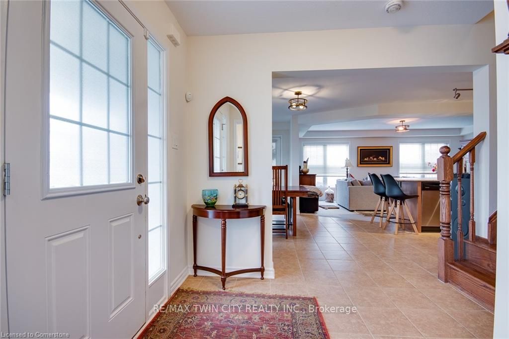 18 Blue Oak Street, Kitchener, ON N2K 0K3 photo 4