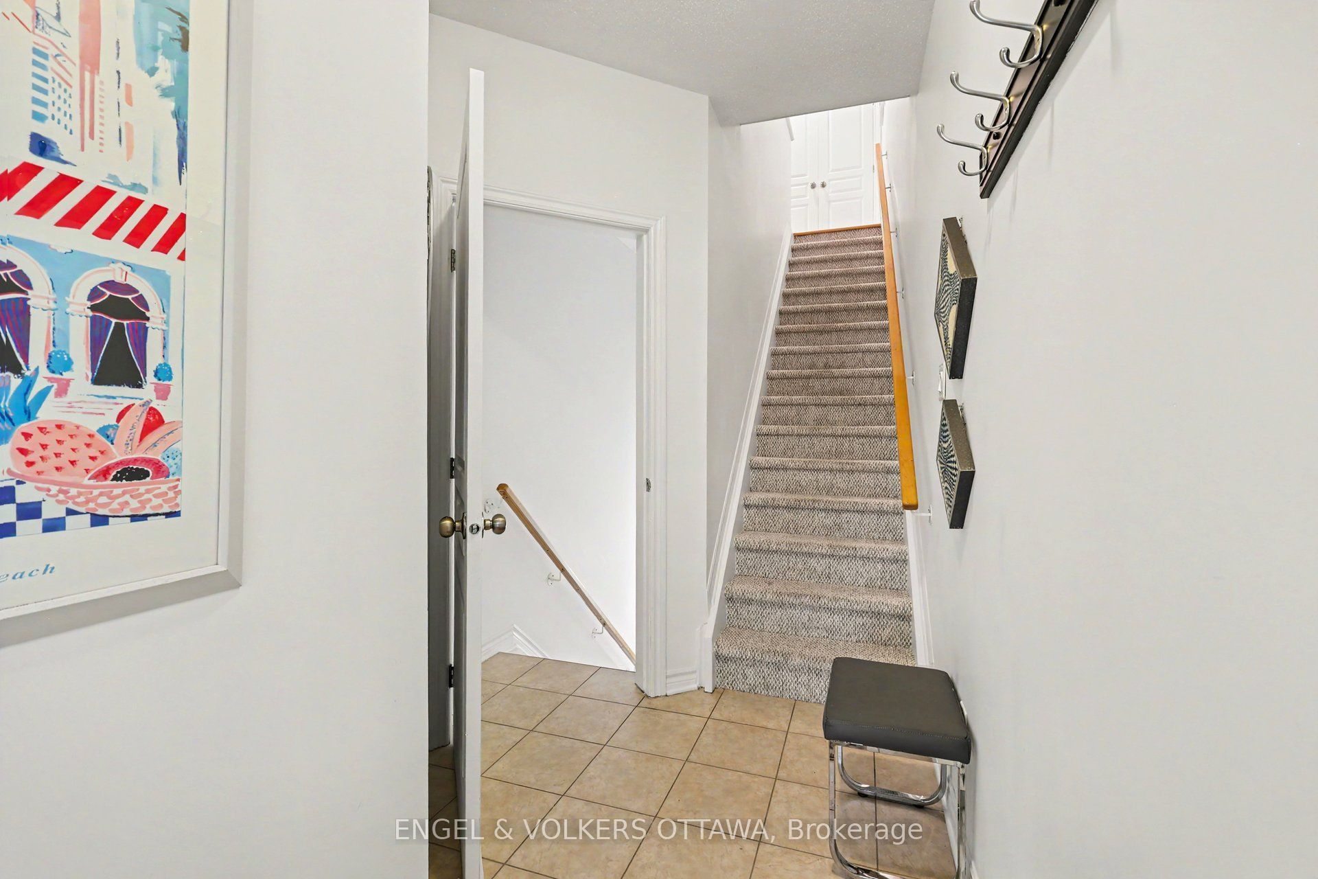 53 Hawkstone Gate, Kanata, ON K2K 0A3 photo 4