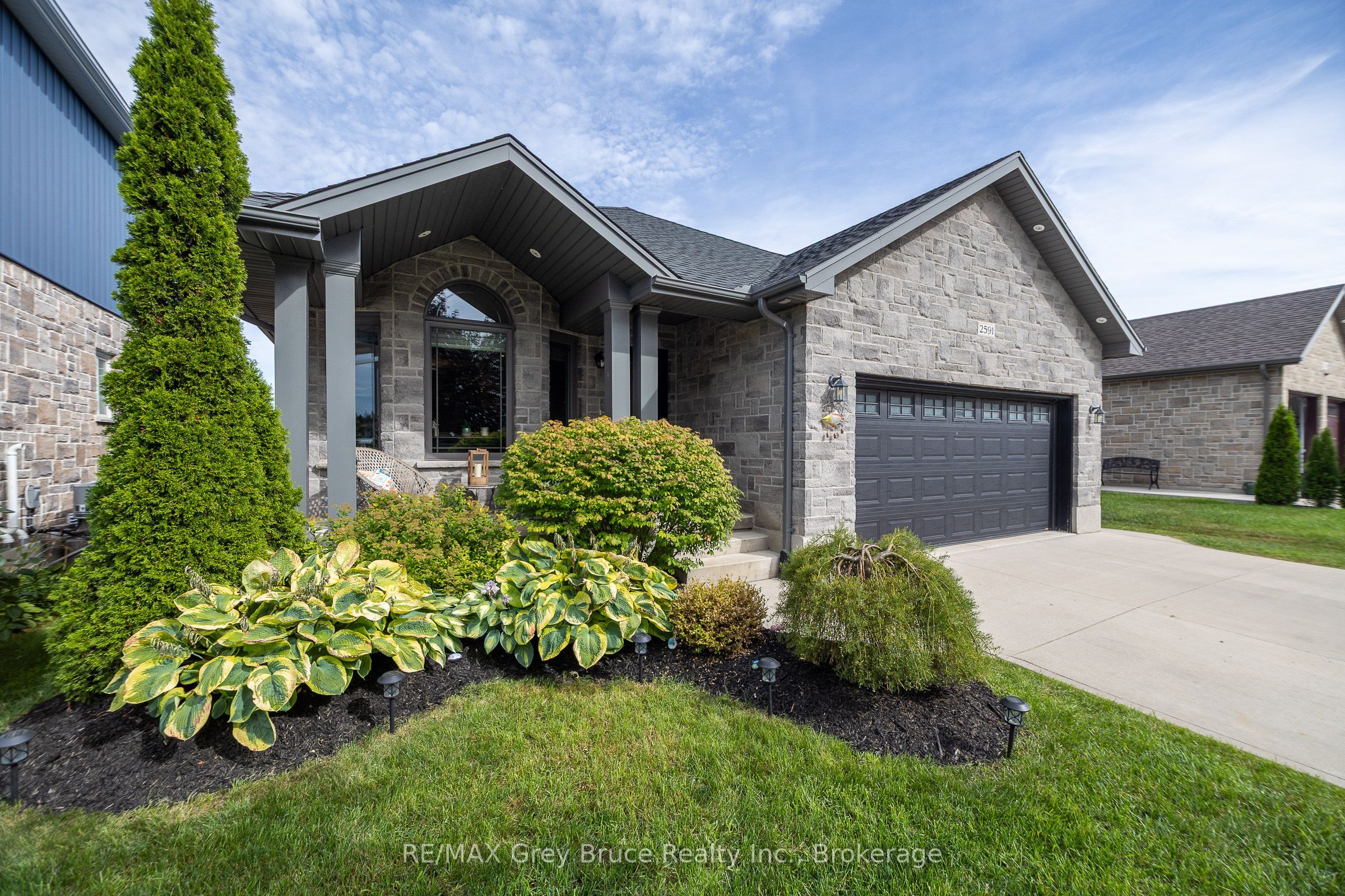 2591 7th Avenue E, Owen Sound, ON N4K 6V1 photo 2