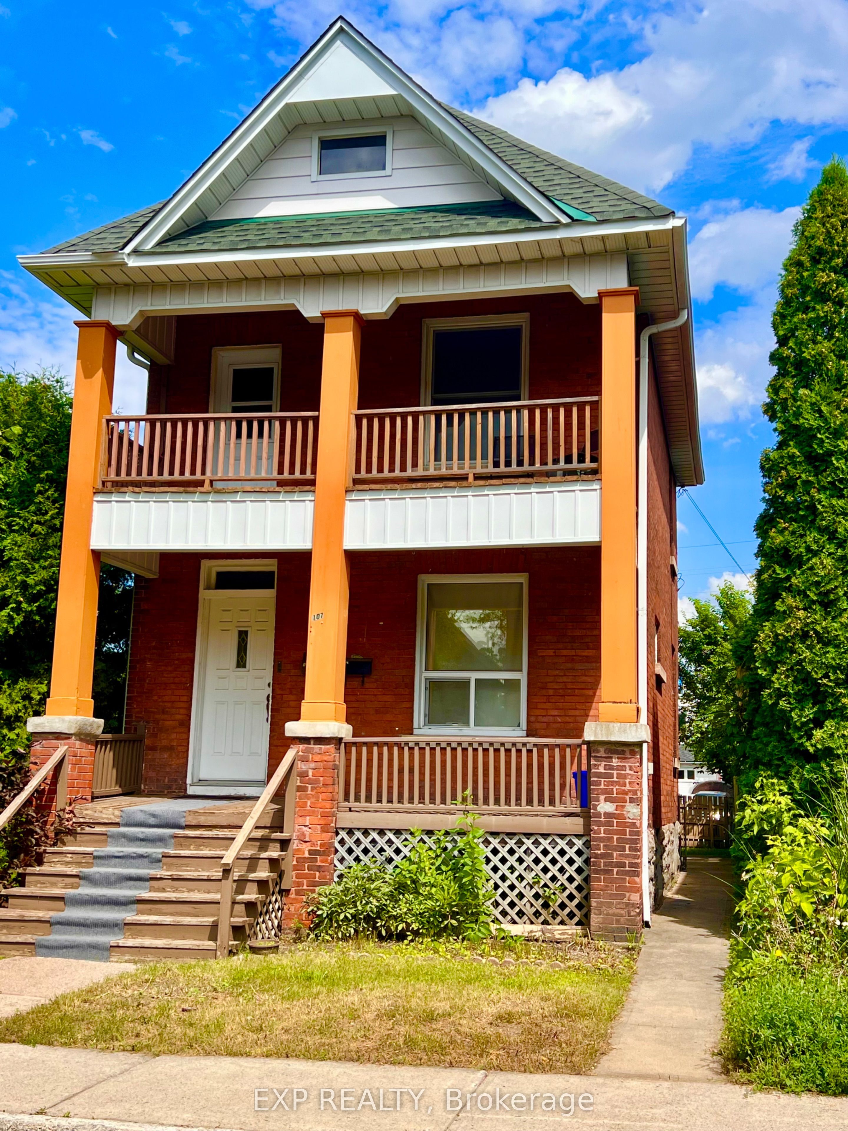 107 Spadina Avenue, West Centre Town, ON K1Y 2B9 photo 2