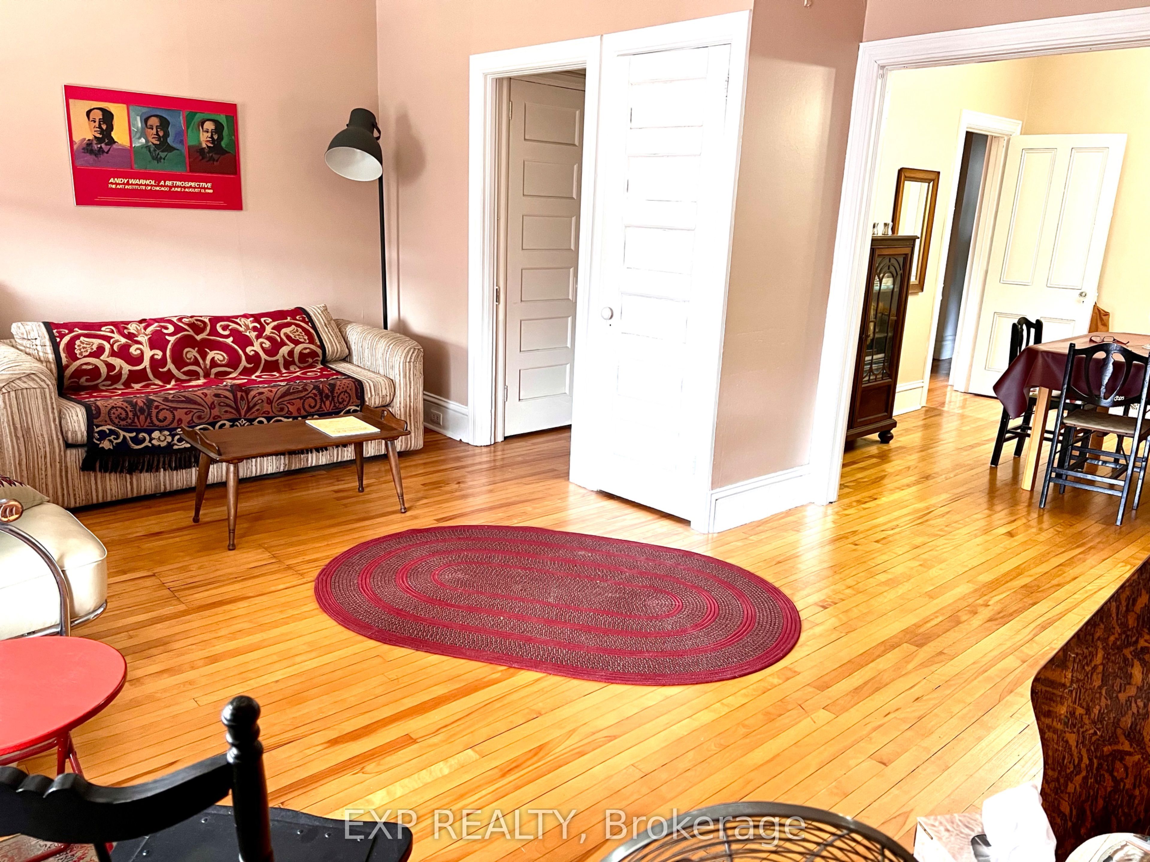 107 Spadina Avenue, West Centre Town, ON K1Y 2B9 photo 4
