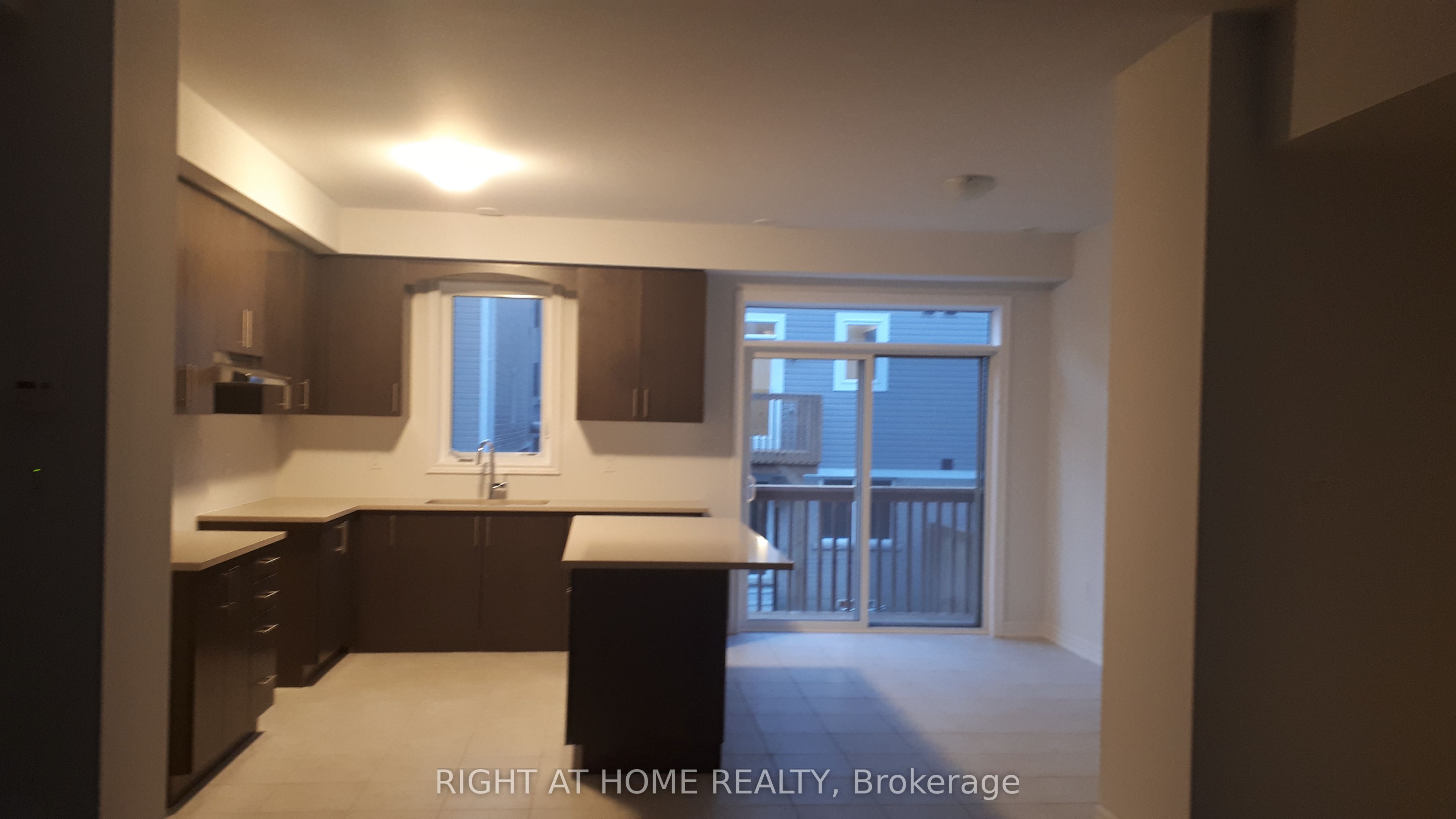 124 Hibiscus Lane, Hamilton, ON L8K 5J3 photo 3