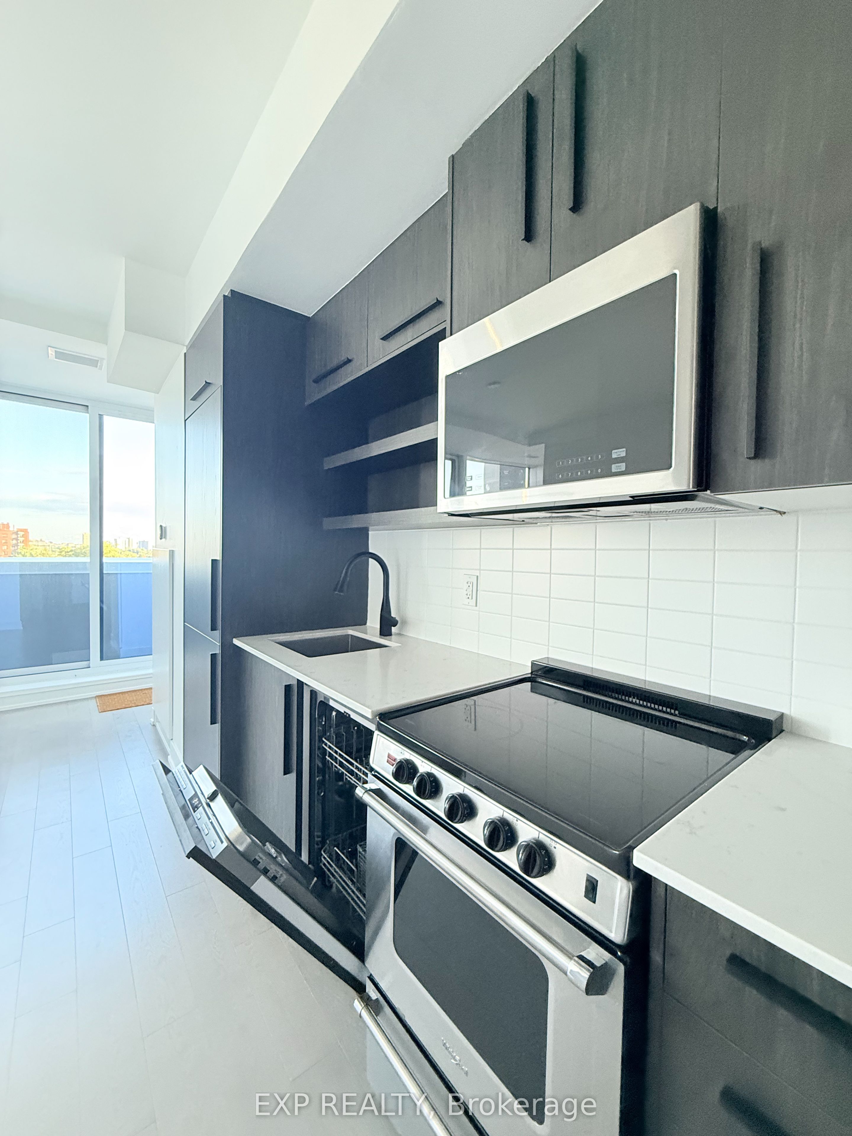 560 Rideau Street 701, Lower Town - Sandy Hill, ON K1N 0G3 photo 5