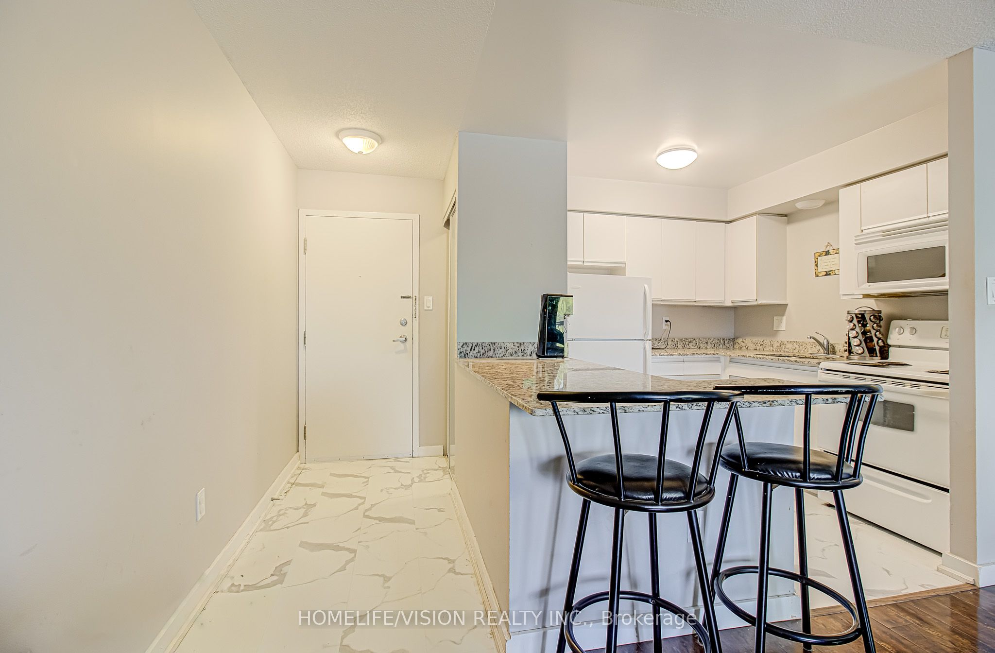 271 Eiwo Court 310, Waterloo, ON N2K 2M8