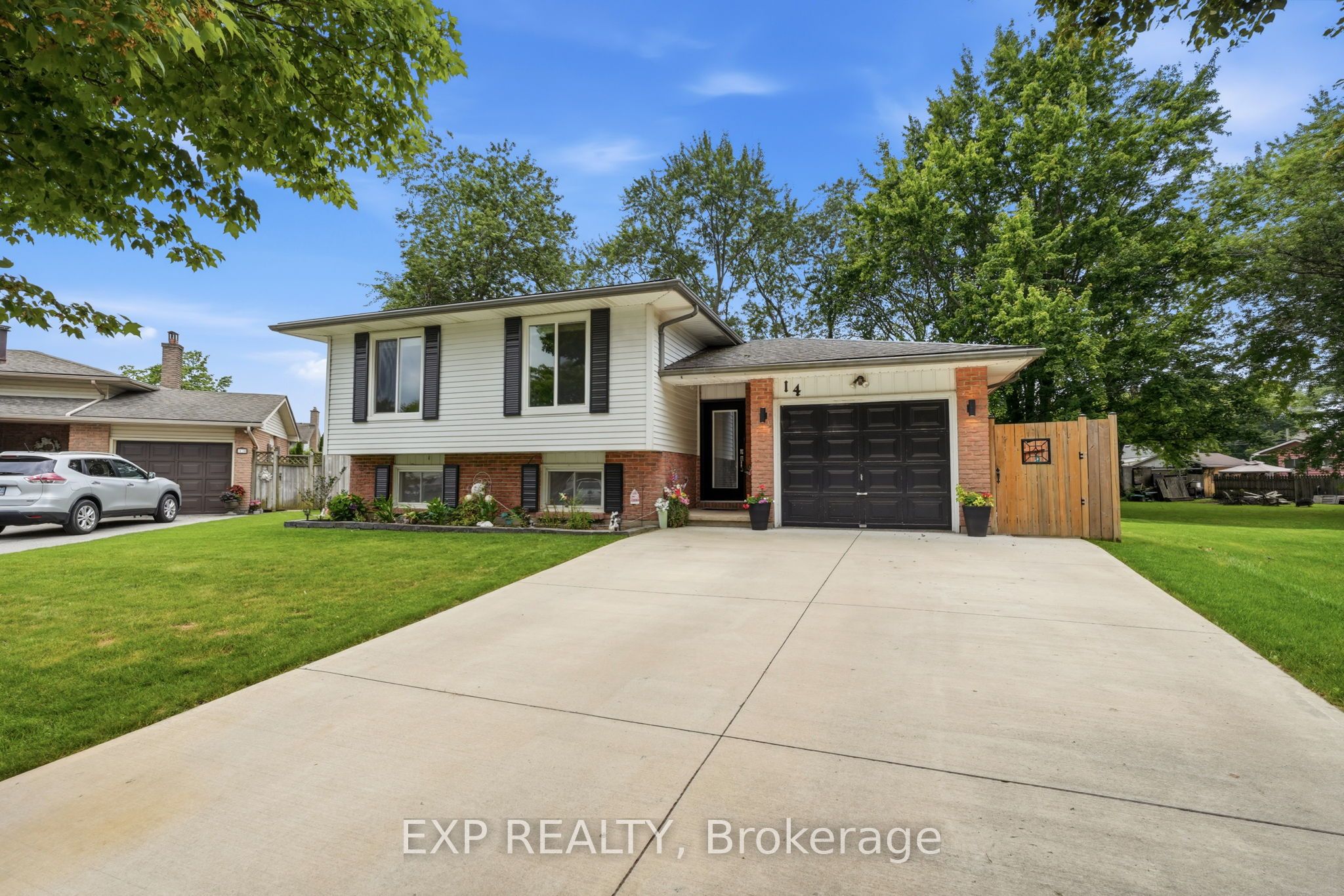 14 Apple Court, Welland, ON L3C 6B7