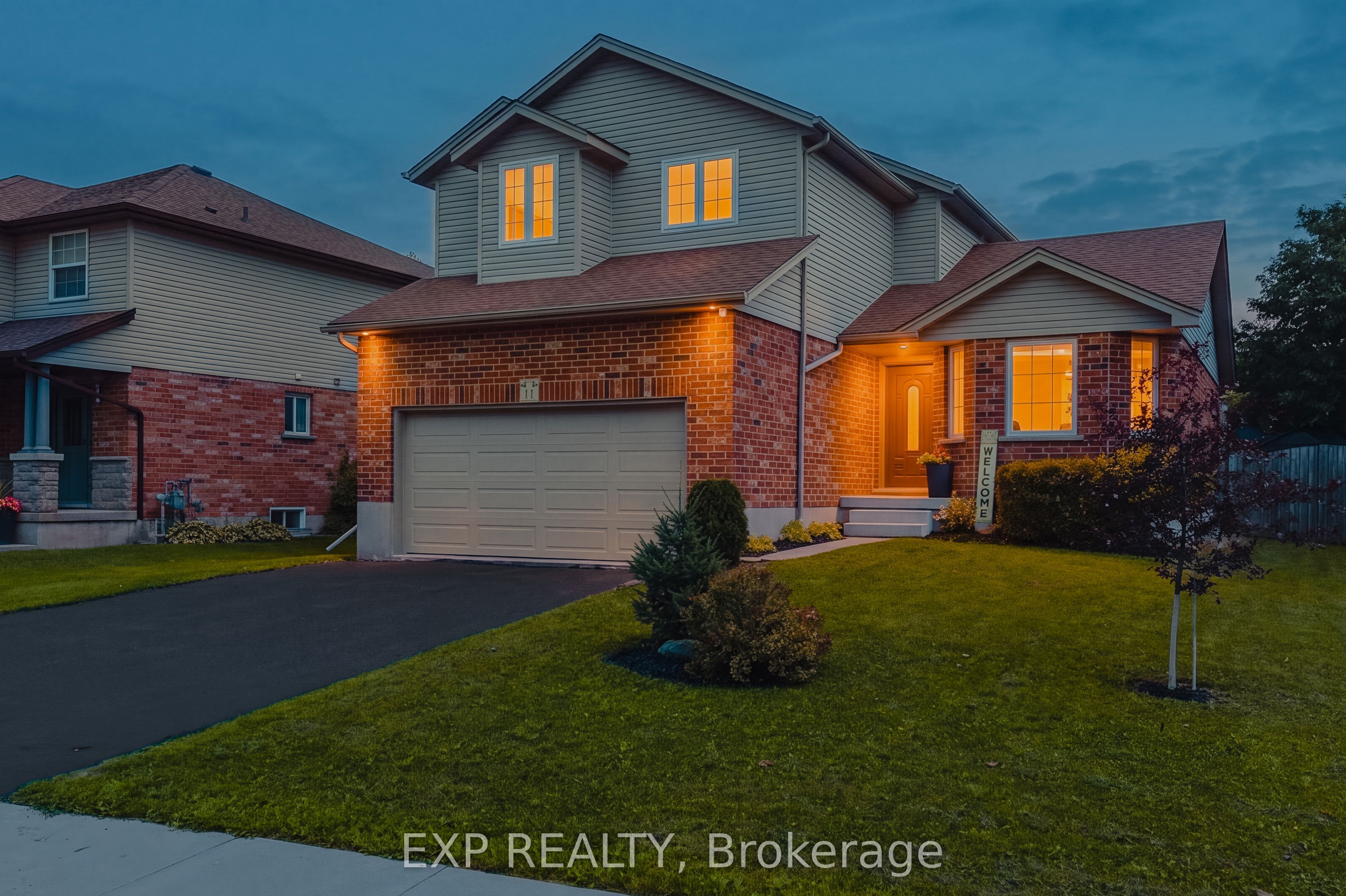 11 Maple Street, Mapleton, ON N0G 1P0