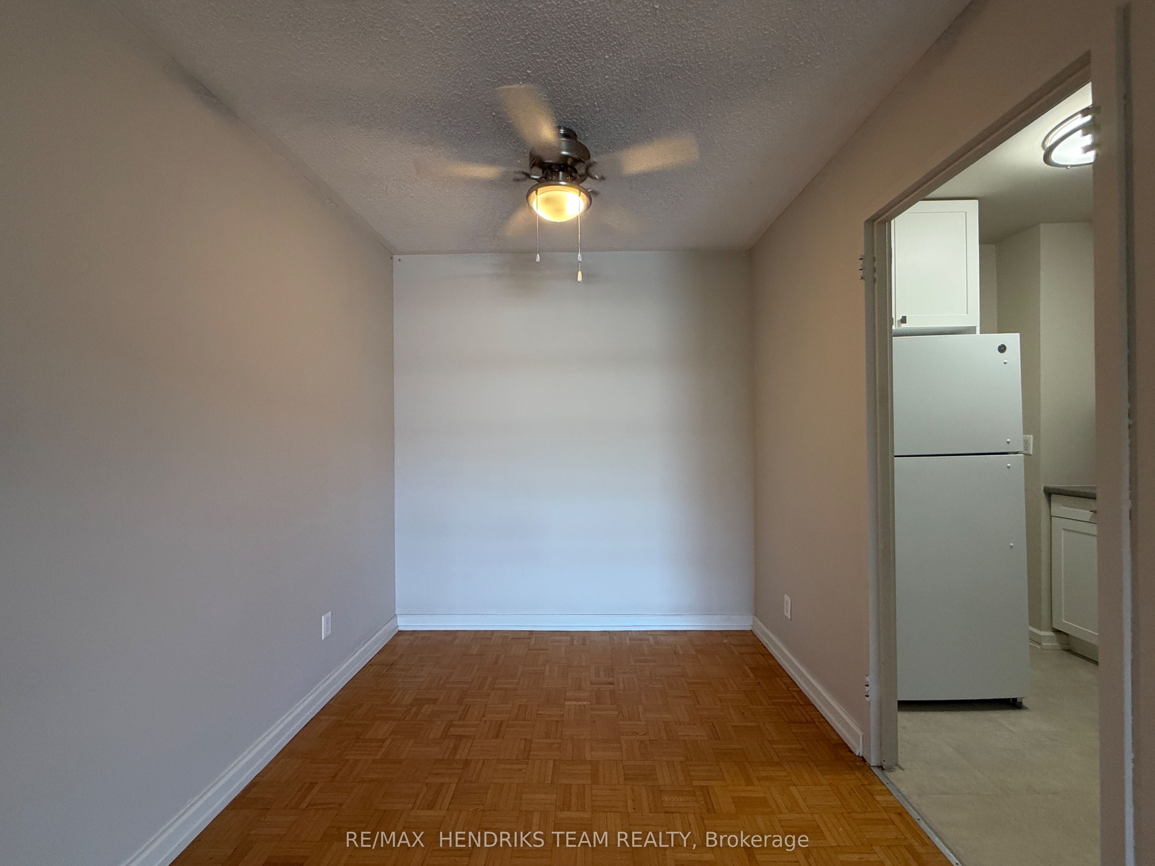 33 Leaside Drive 402, St. Catharines, ON L2M 4G2 photo 3