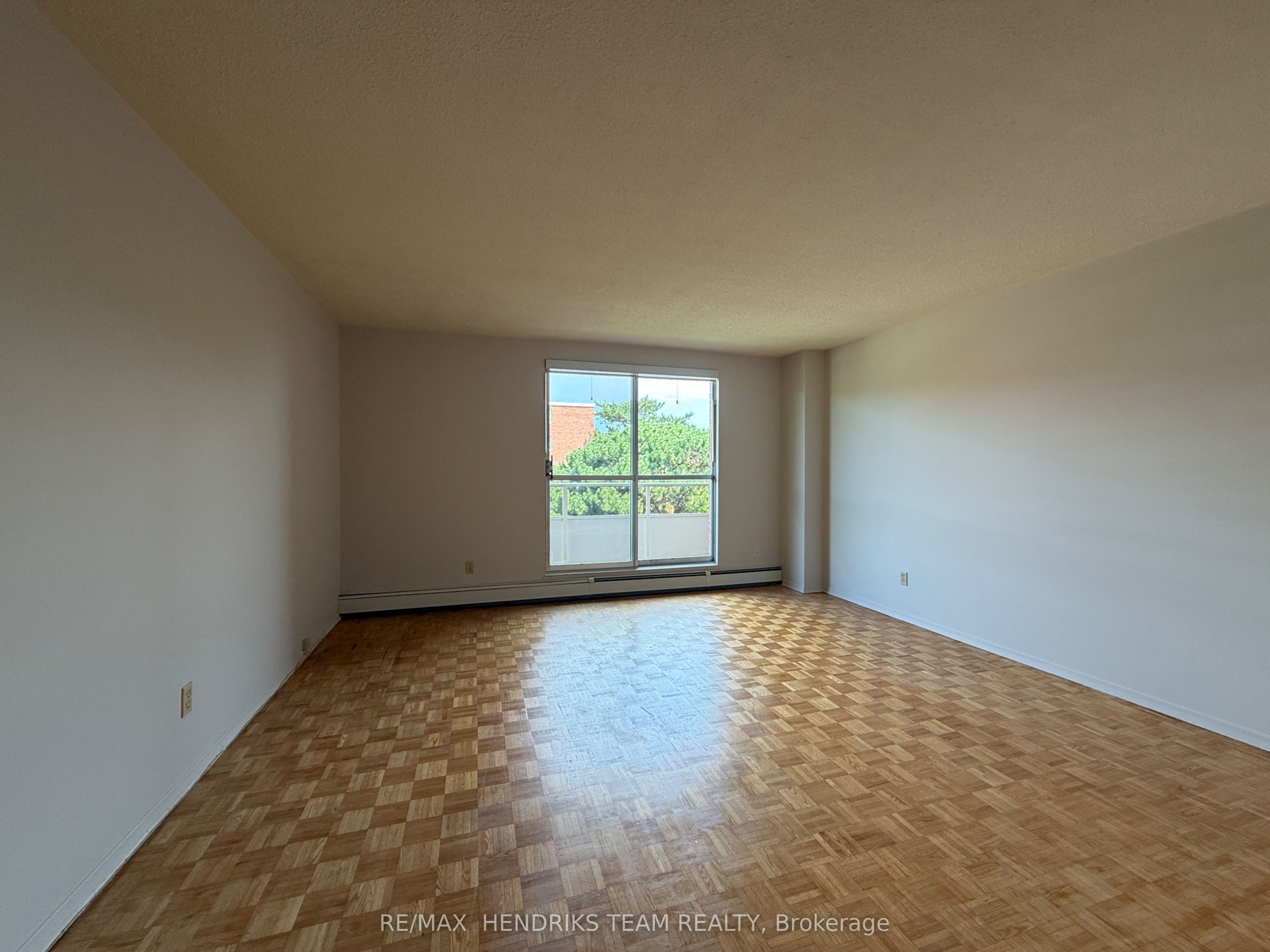 39 Leaside Drive 409, St. Catharines, ON L2M 4G2 photo 4