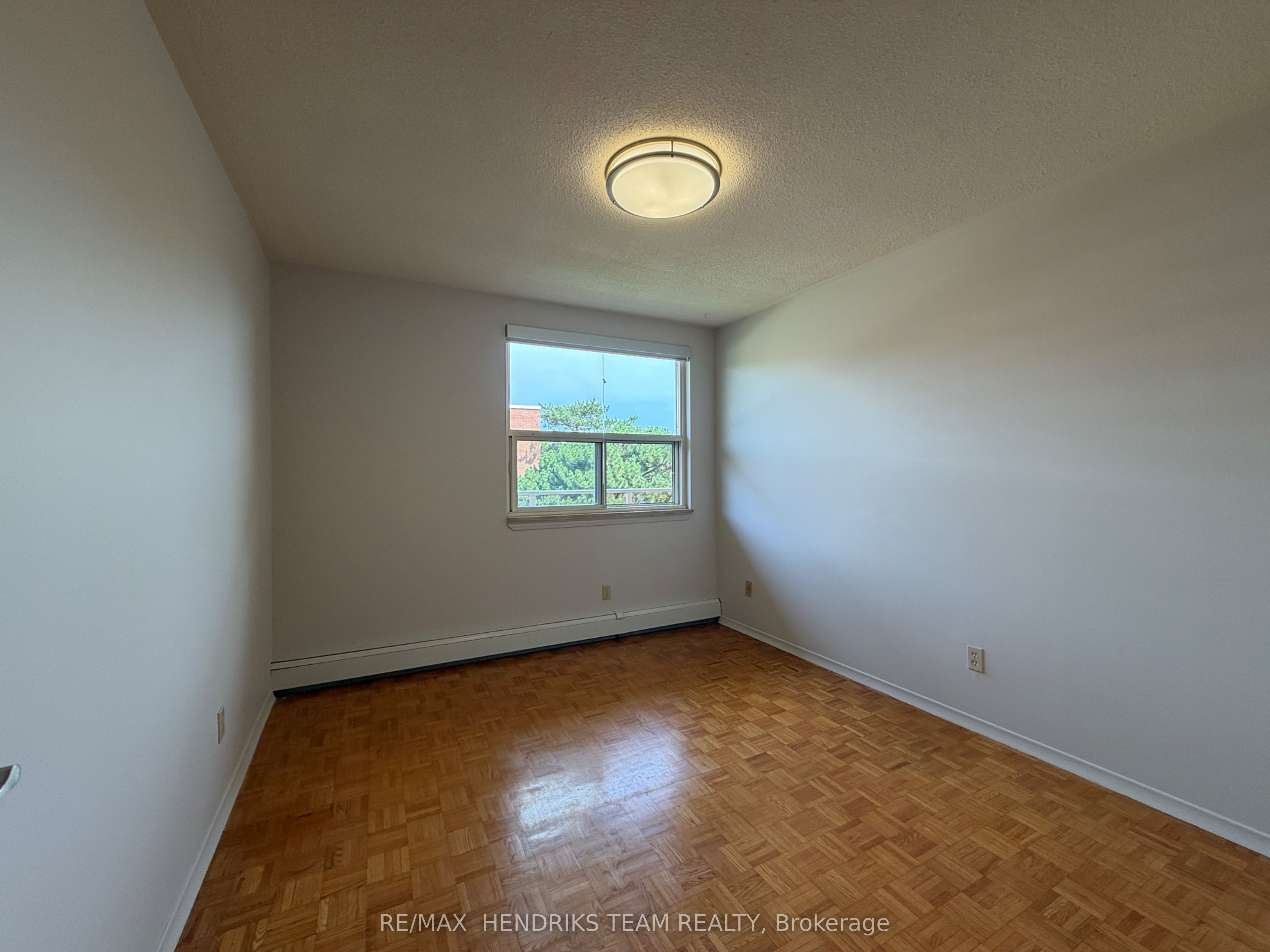 39 Leaside Drive 409, St. Catharines, ON L2M 4G2 photo 5