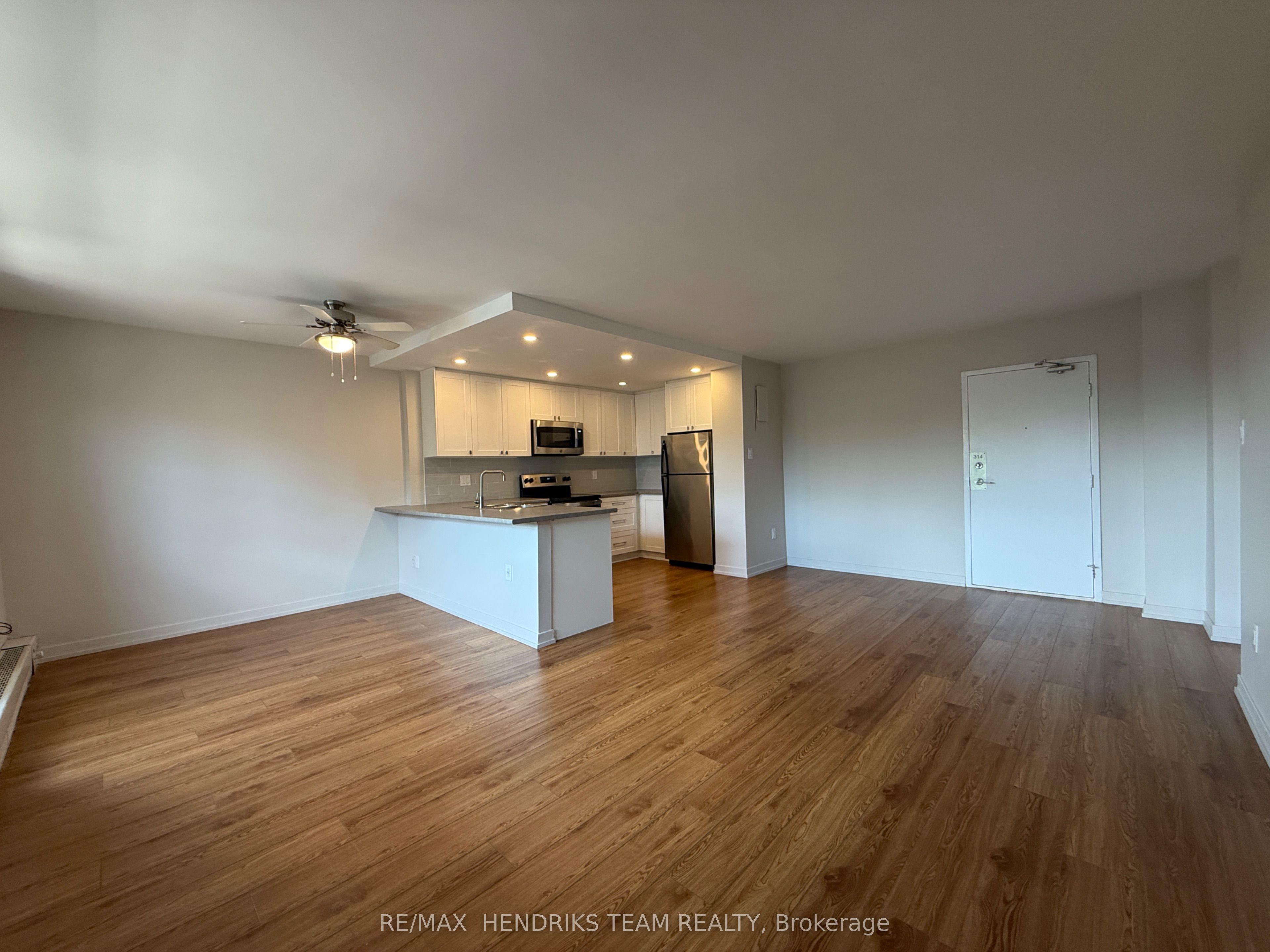 158 Fitch Street 314, Welland, ON L3C 4V6 photo 4