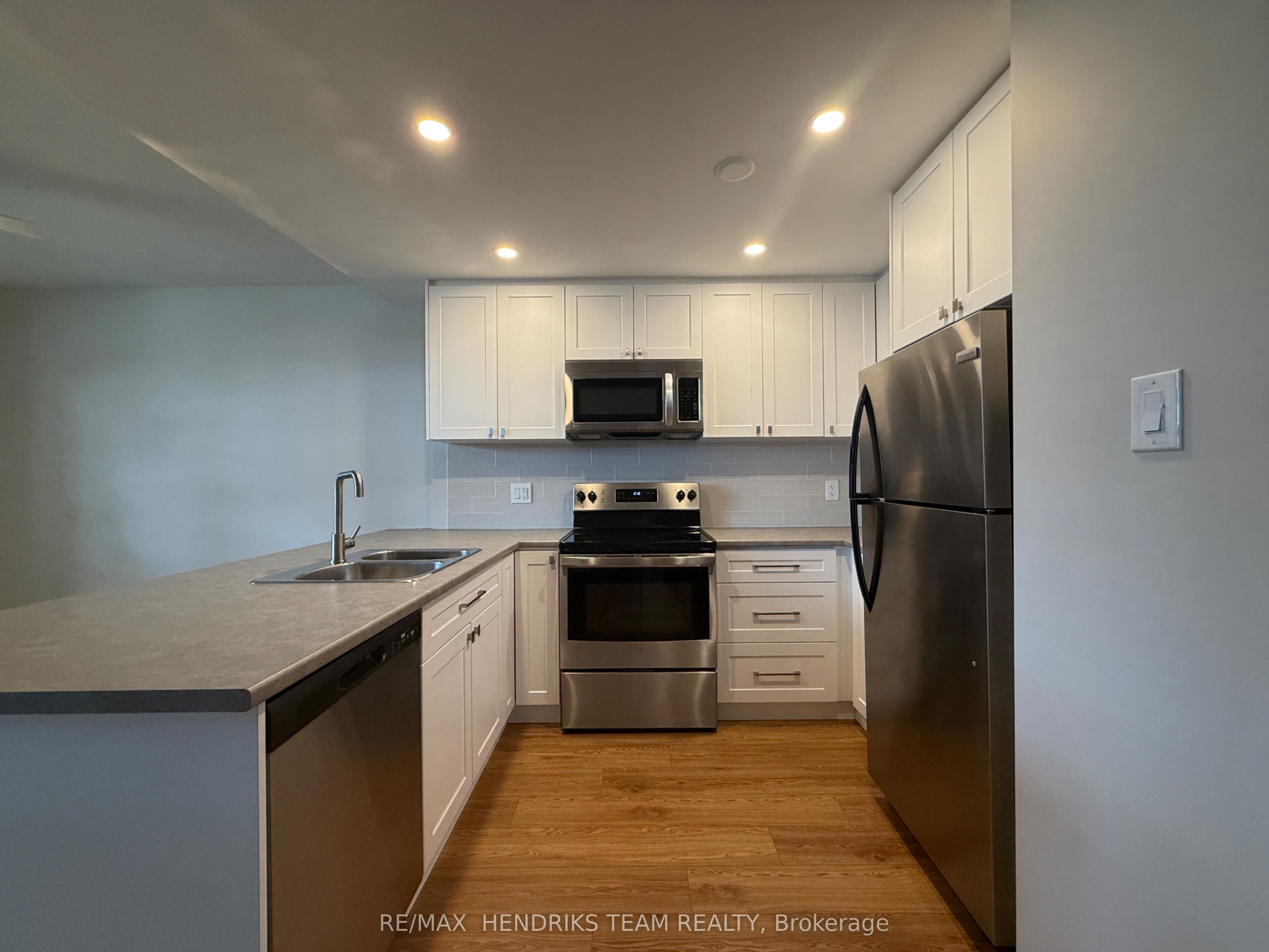 158 Fitch Street 218, Welland, ON L3C 4V6 photo 2