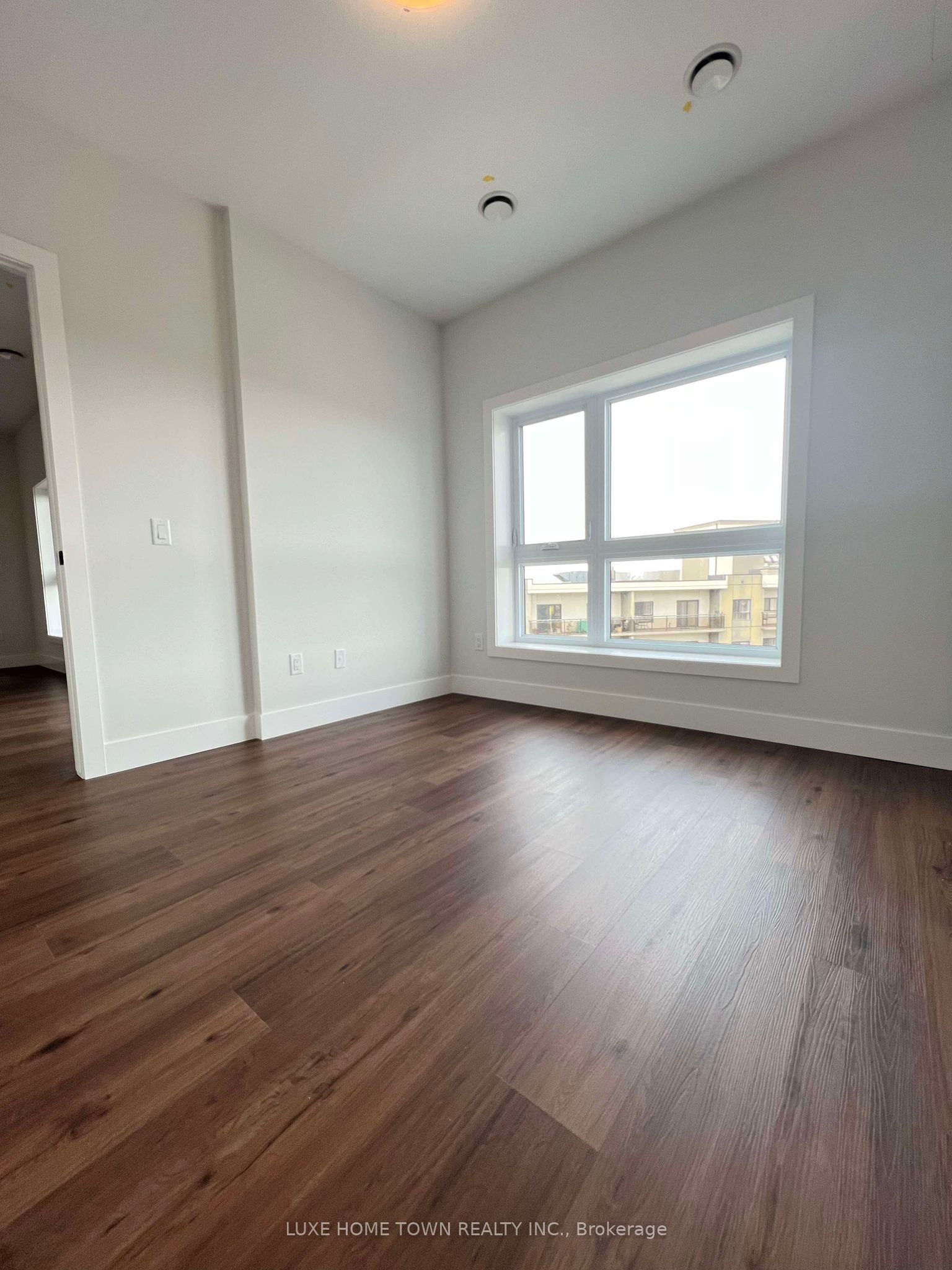 1000 Lackner Place 606, Kitchener, ON N2A 0L9 photo 2