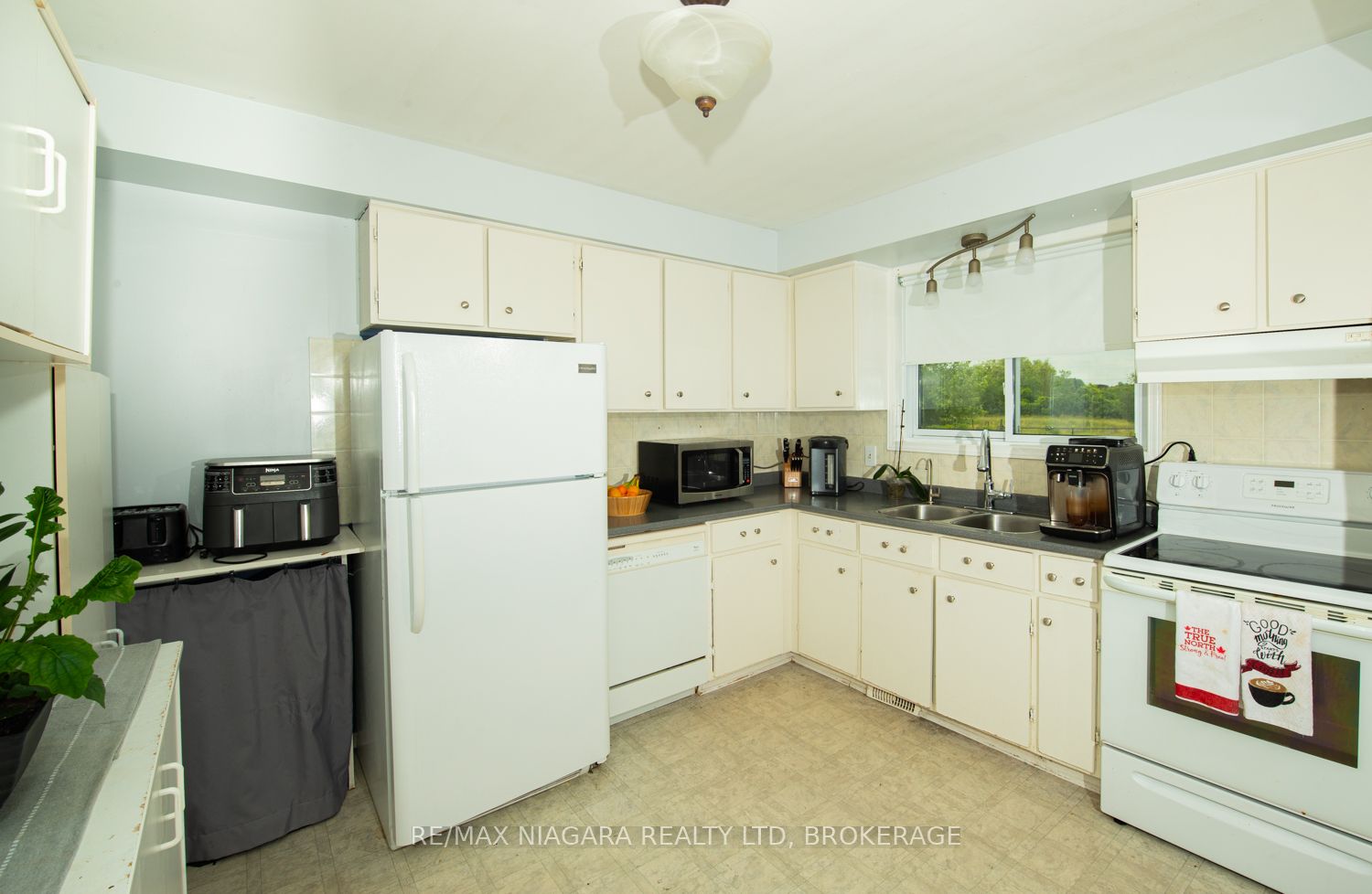 47 Elmvale Crescent, Port Colborne, ON L3K 5X1 photo 5