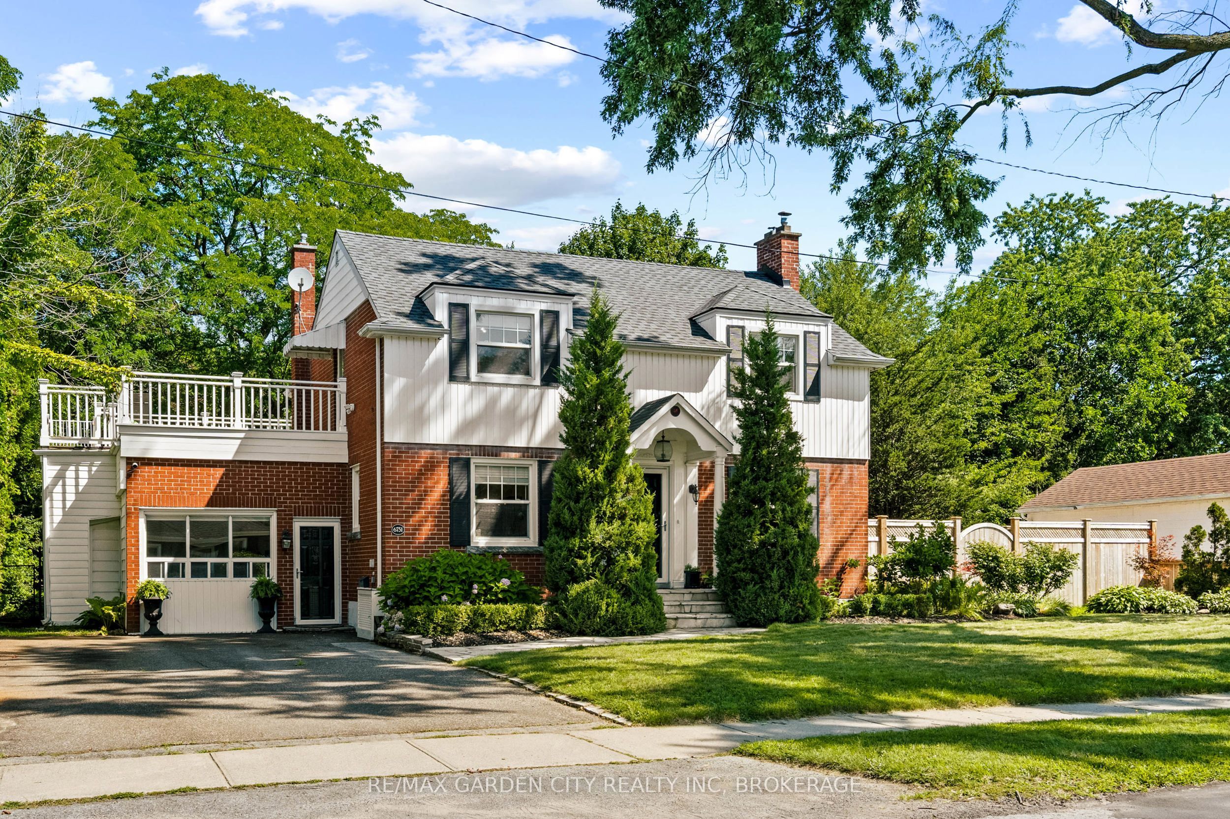 6751 Barker Street, Niagara Falls, ON L2G 1Z1