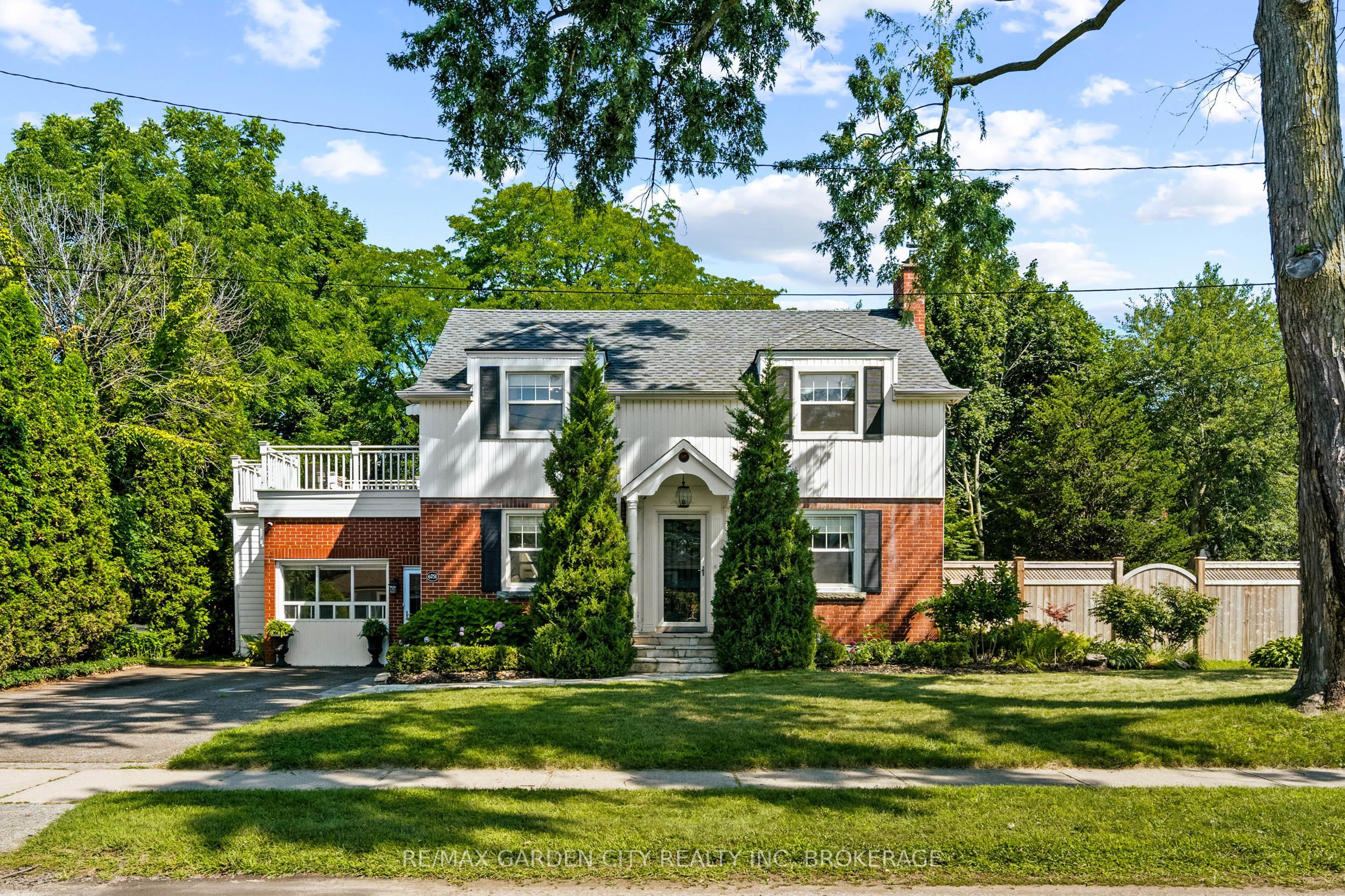 6751 Barker Street, Niagara Falls, ON L2G 1Z1 photo 2