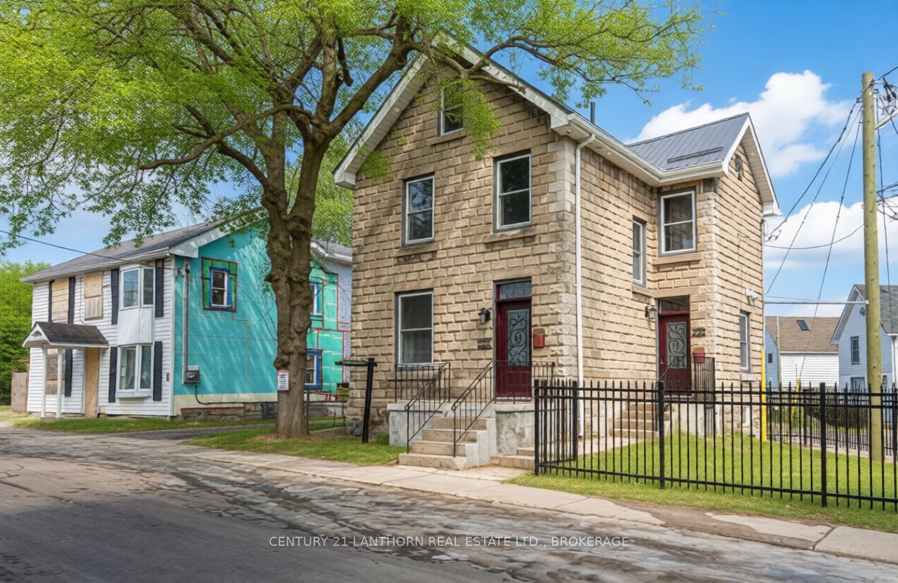 45 Chestnut Street 1, Kingston, ON K7K 3X4
