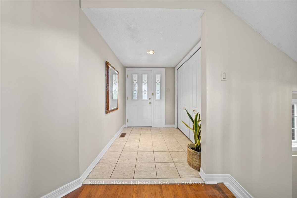 1 Strathbury Street, South of Baseline to Knoxdale, ON K2G 5M9 photo 3