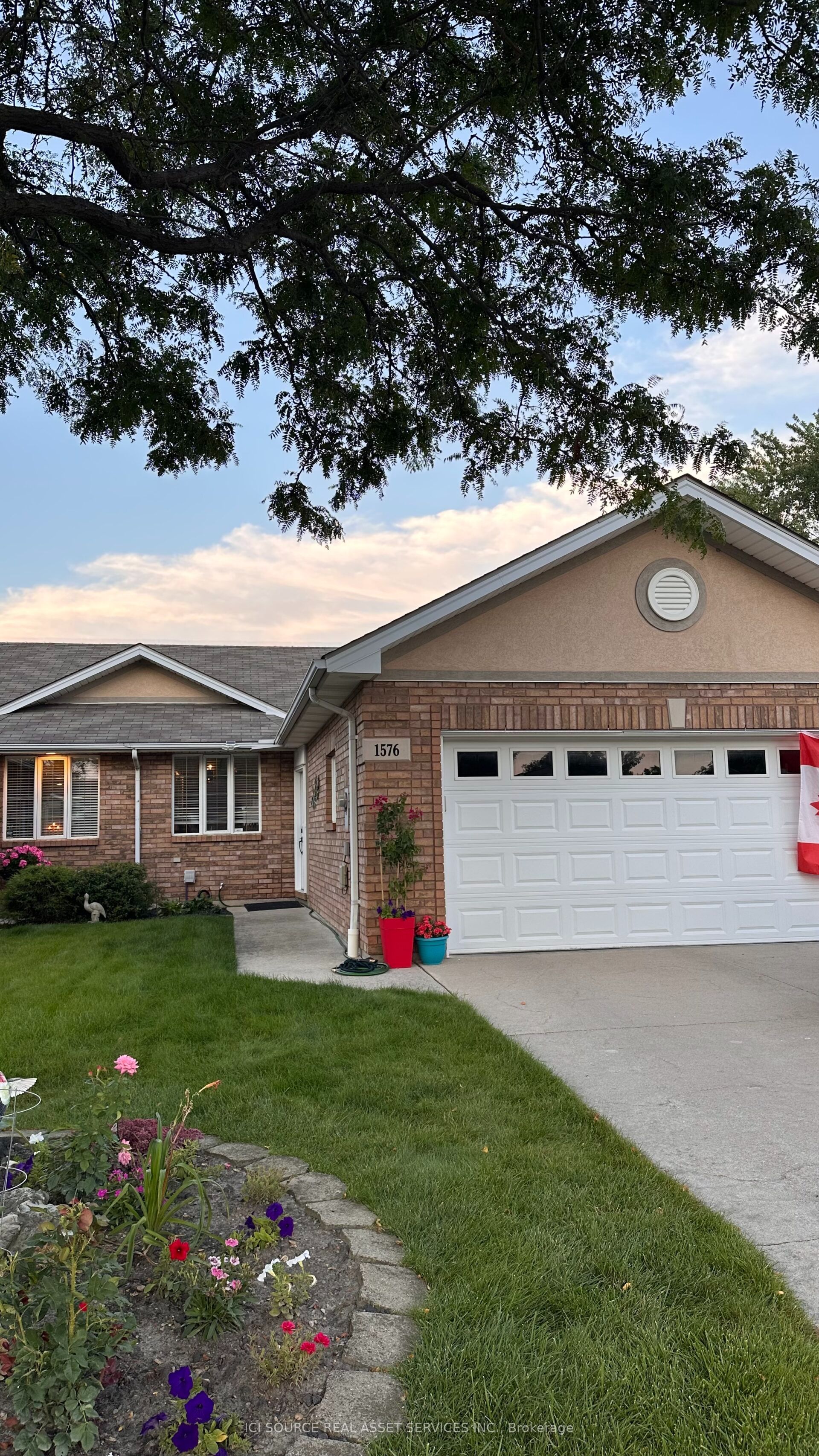 1576 Blue Heron Drive, Windsor, ON N8P 1L6