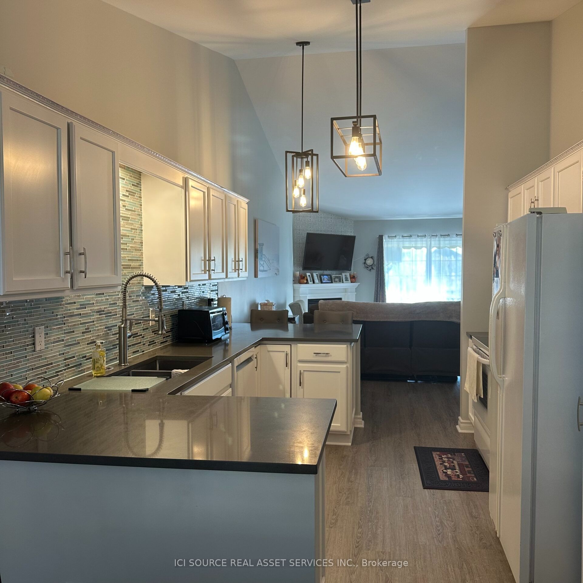 1576 Blue Heron Drive, Windsor, ON N8P 1L6 photo 2