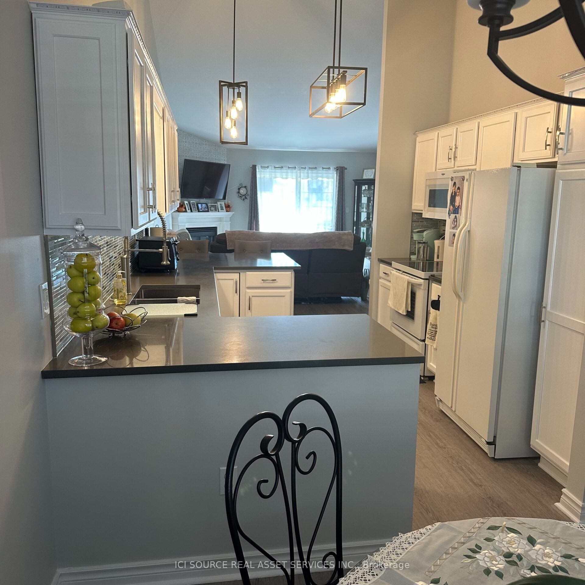 1576 Blue Heron Drive, Windsor, ON N8P 1L6 photo 3