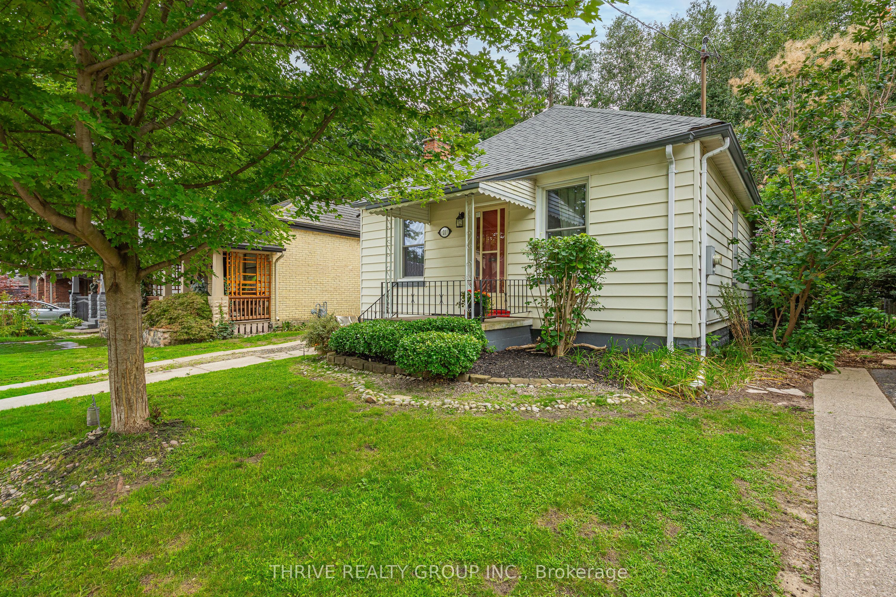21 Wolseley Avenue, London East, ON N5Y 2K7 photo 2