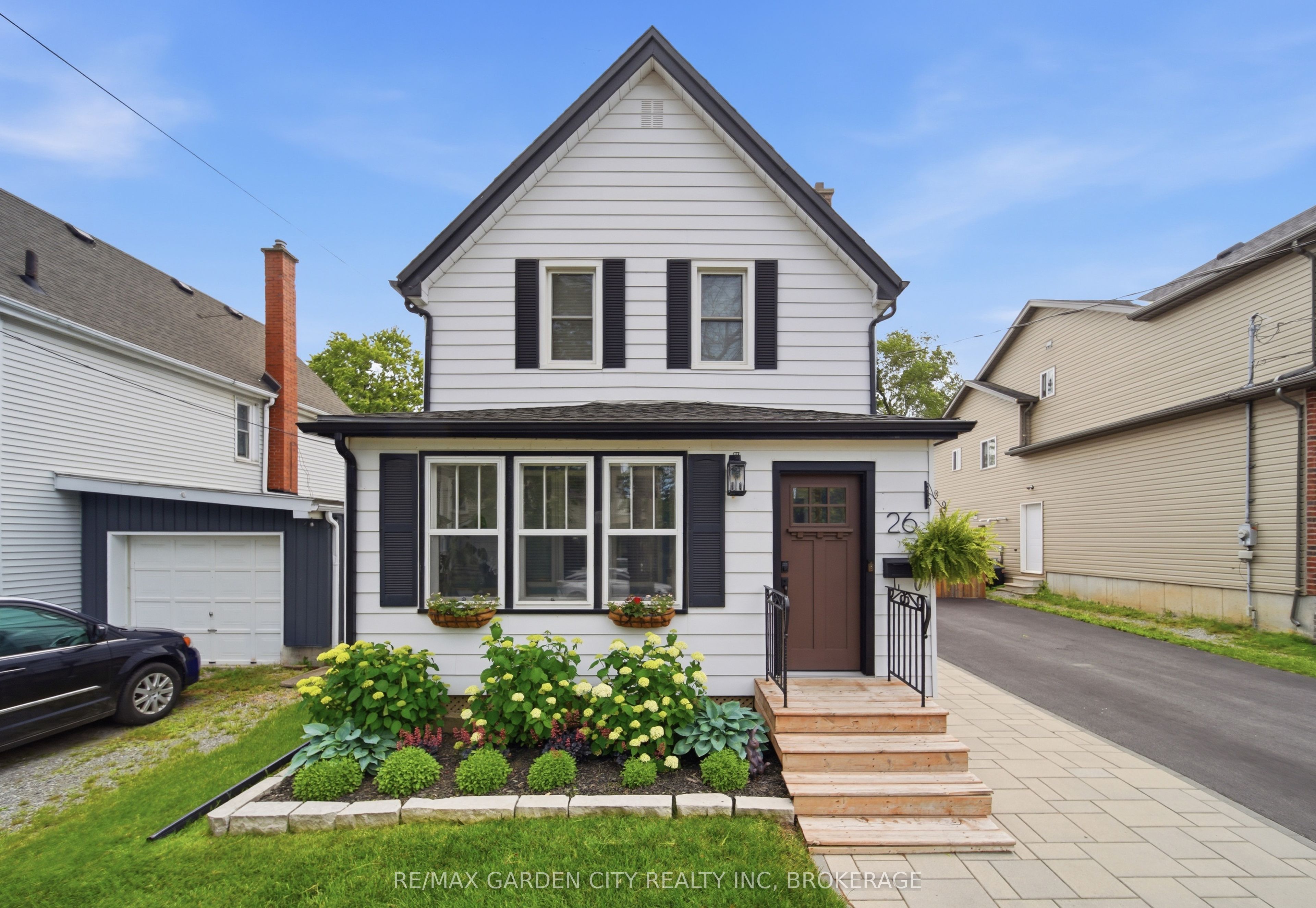 26 Carleton Street N, Thorold, ON L2V 2A4