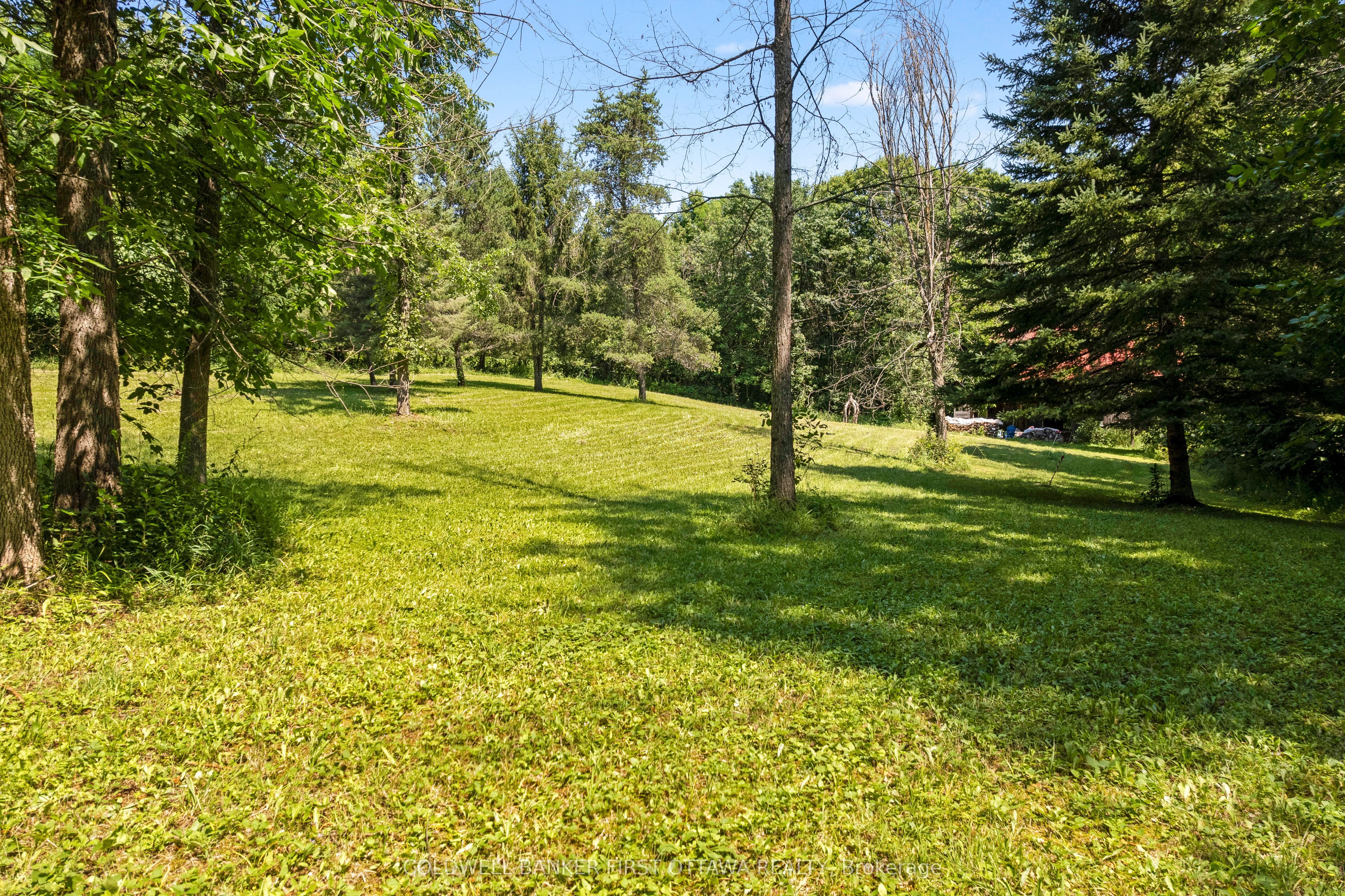 105 Purdons Bay Road, Lanark Highlands, ON K0G 1M0 photo 4