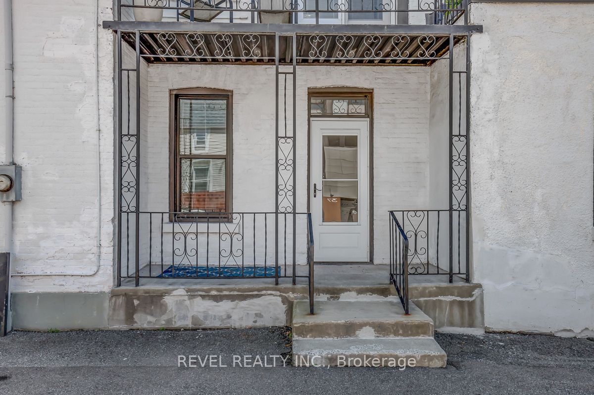 52 Lebreton Street N, West Centre Town, ON K1R 7H4 photo 2