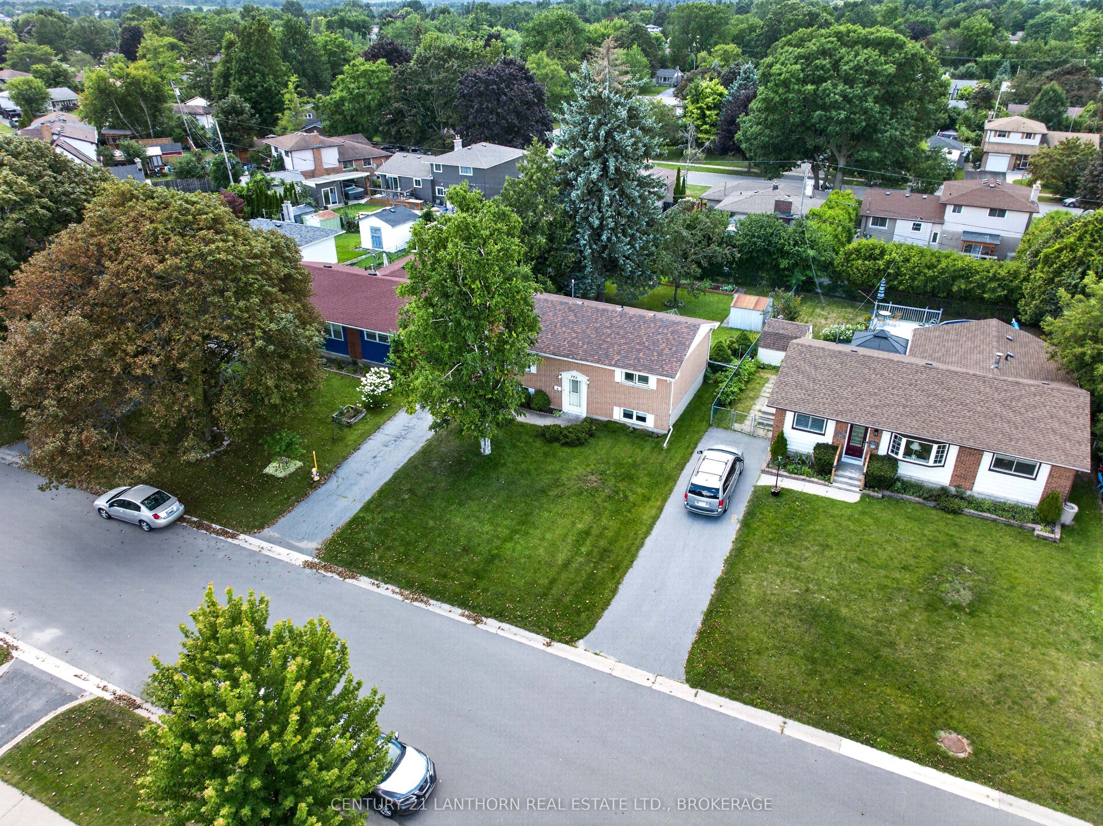 742 Laidlaw Crescent, Kingston, ON K7M 5M5 photo 3