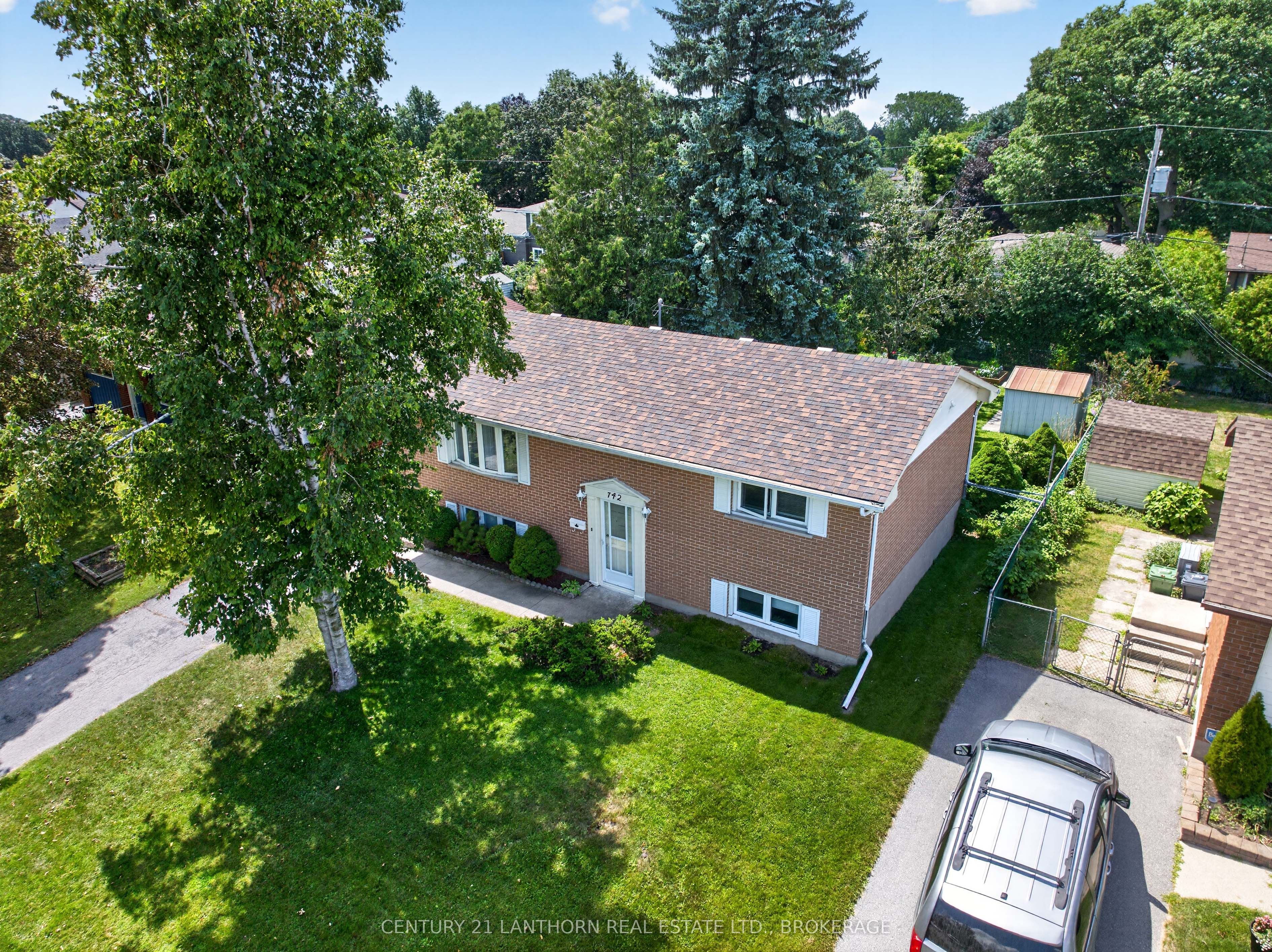 742 Laidlaw Crescent, Kingston, ON K7M 5M5 photo 4