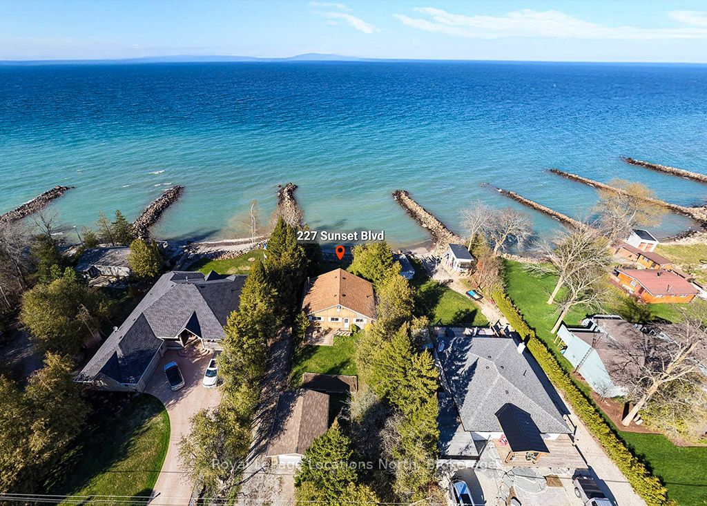 227 Sunset Boulevard, Blue Mountains, ON N0H 2P0 photo 2