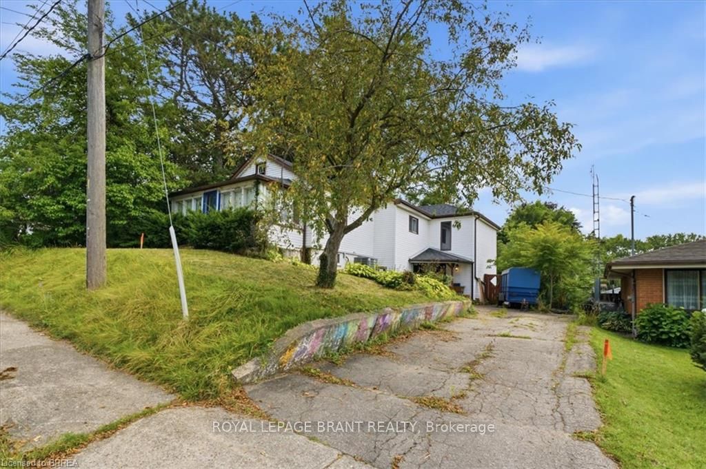 367 Nelson Street, Brantford, ON N3S 4E6 photo 2