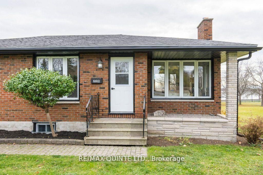 239 Dundas Street W Upper, Belleville, ON K8P 1A9 photo 2