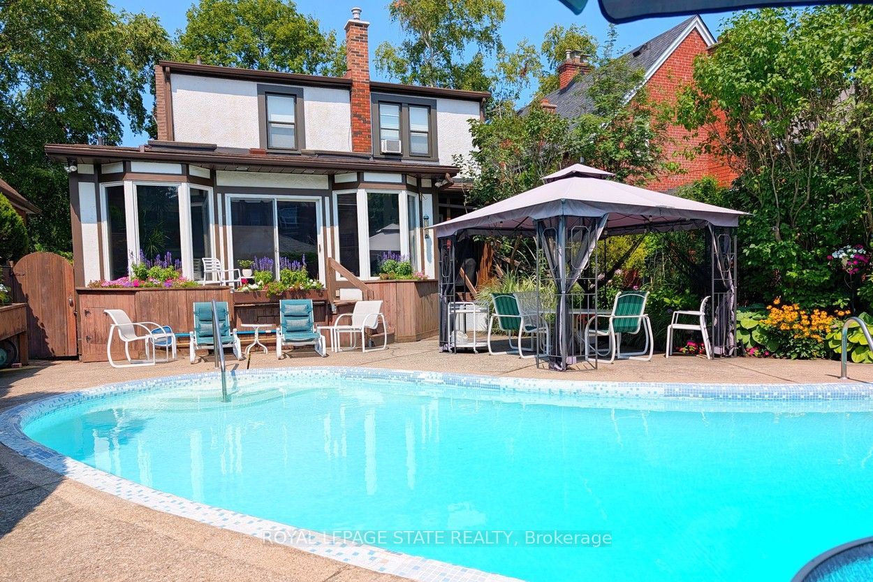 107 Bond Street S, Hamilton, ON L8S 1S9 photo 4