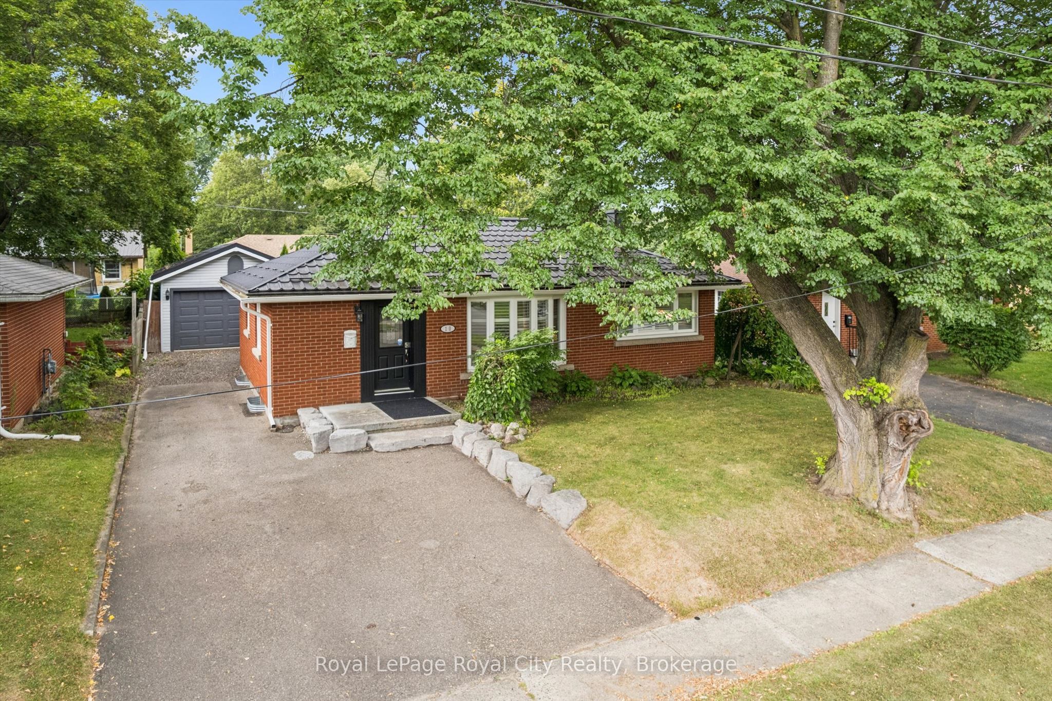 10 Sumac Place, Guelph, ON N1E 1K9 photo 2