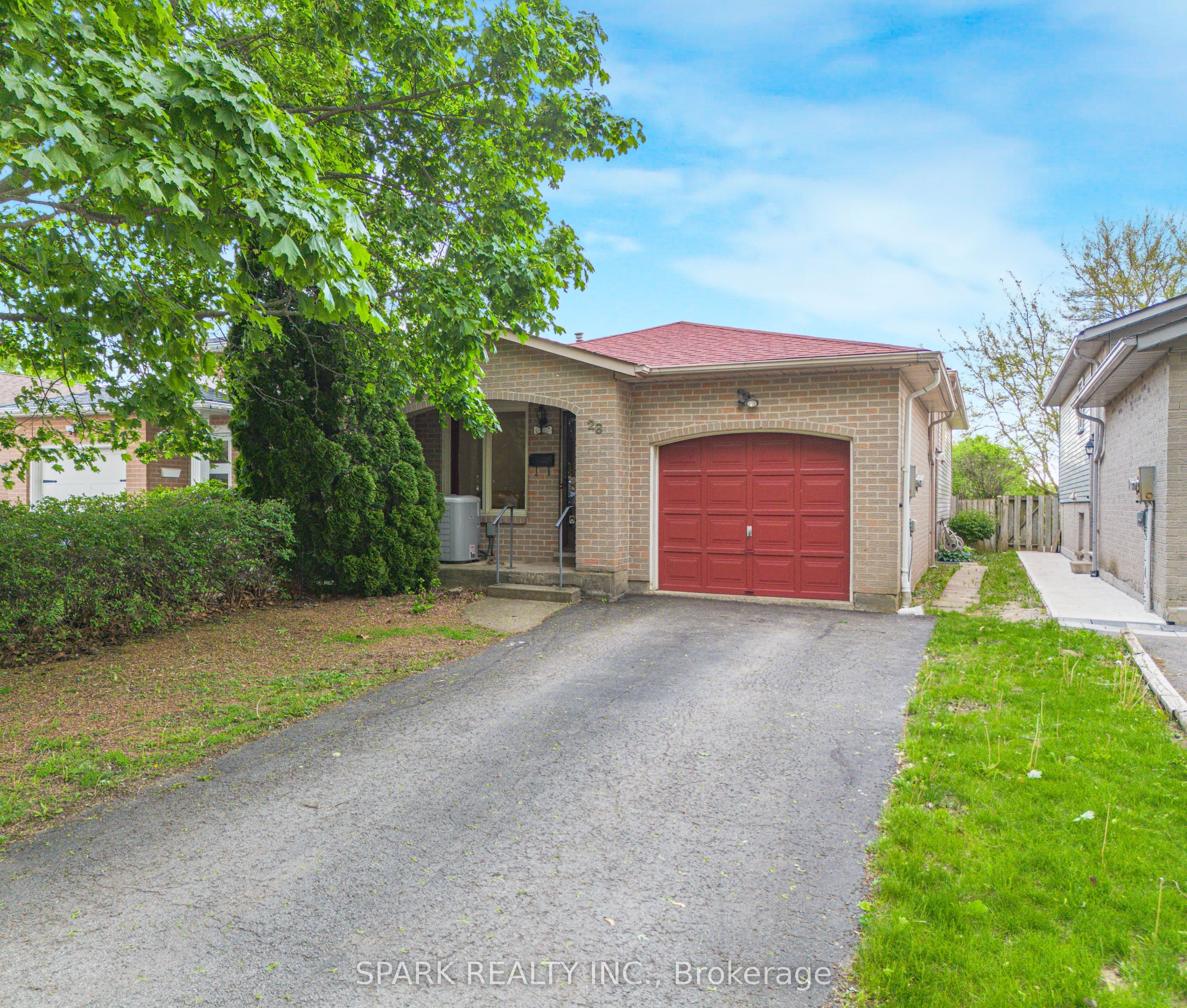 28 Lampman Crescent, Thorold, ON L2V 4K7