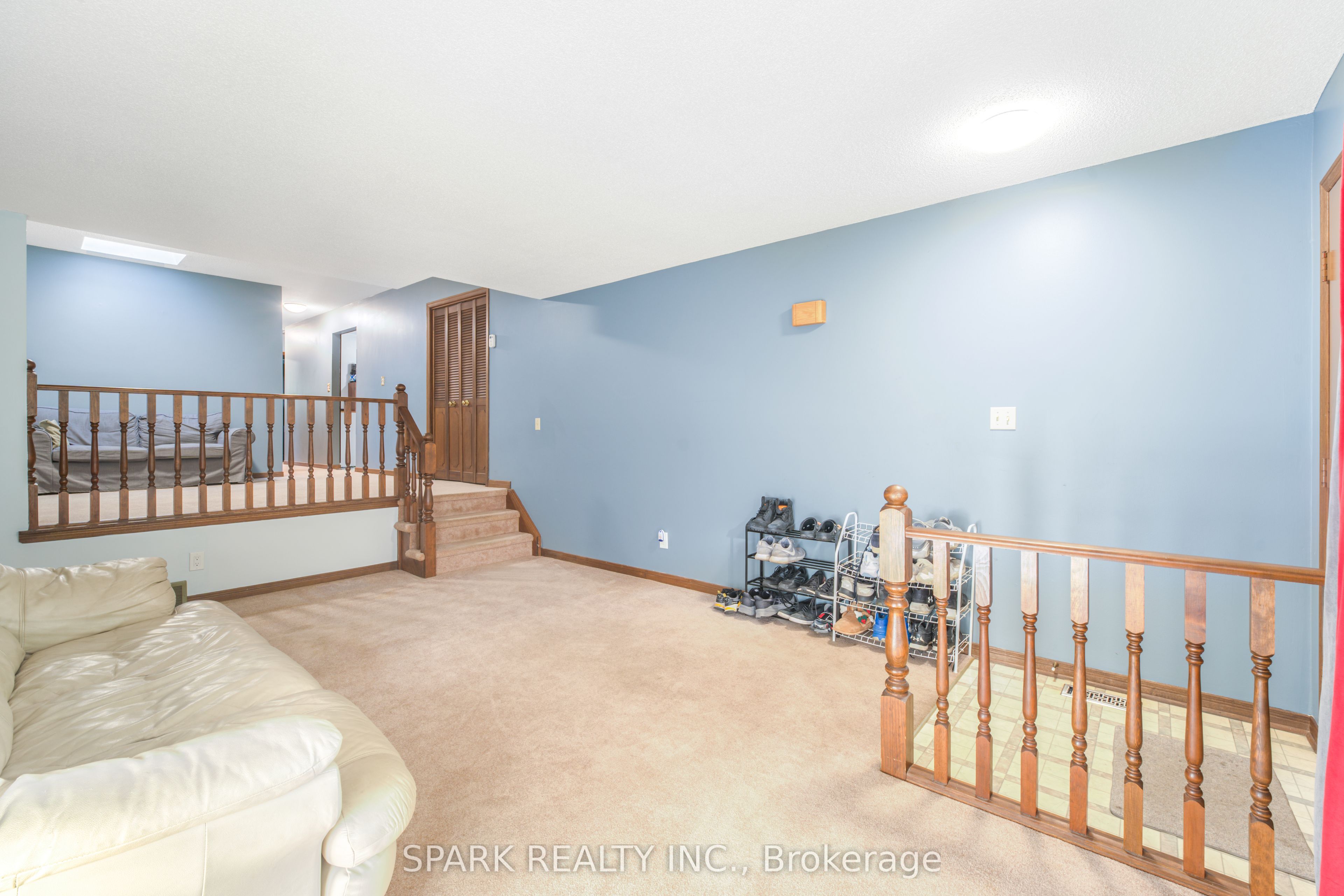28 Lampman Crescent, Thorold, ON L2V 4K7 photo 5